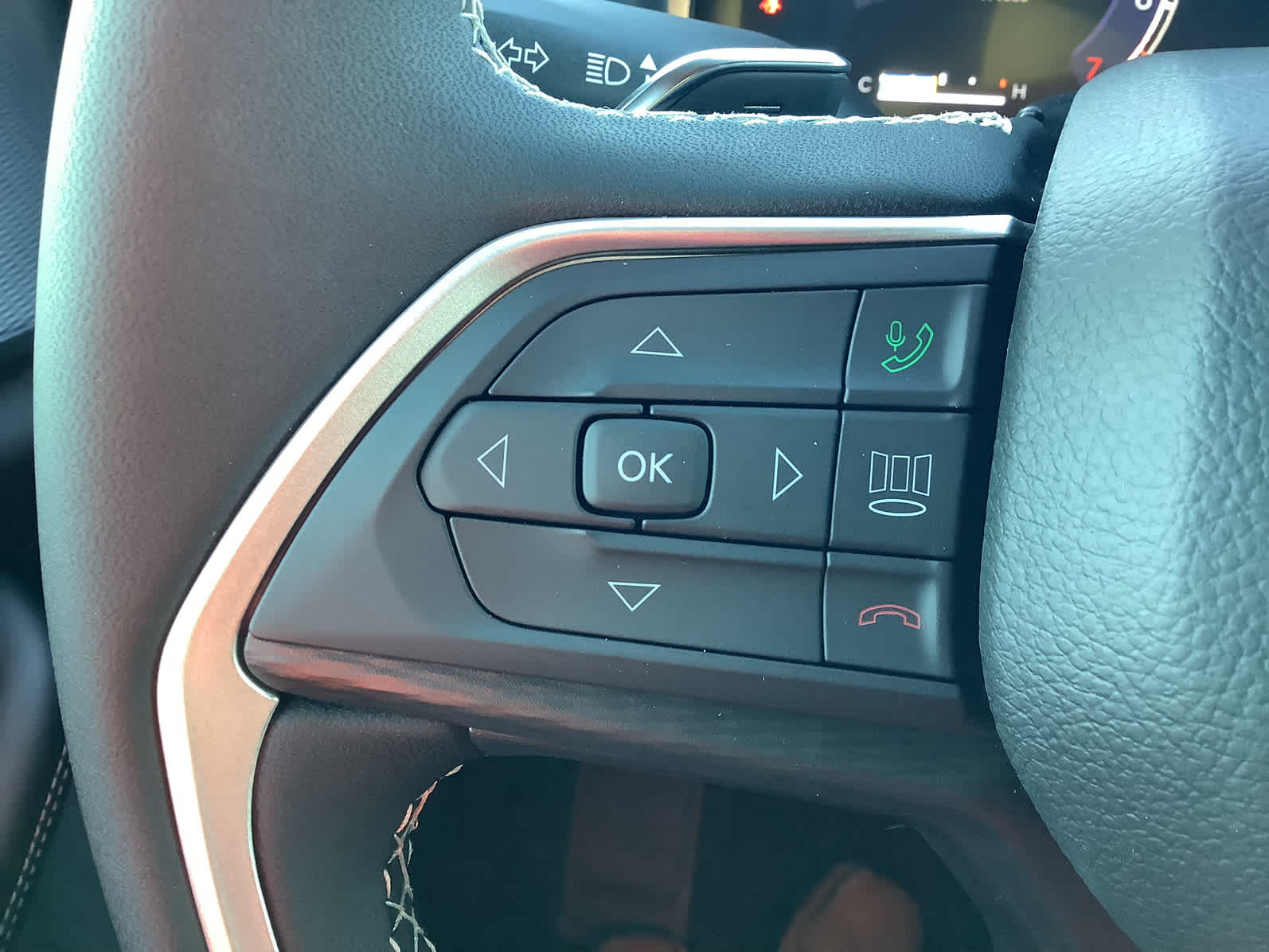 New Car 2025 Jeep Grand Cherokee L  Laredo X For Sale Under $50,000 In Waco, Texas