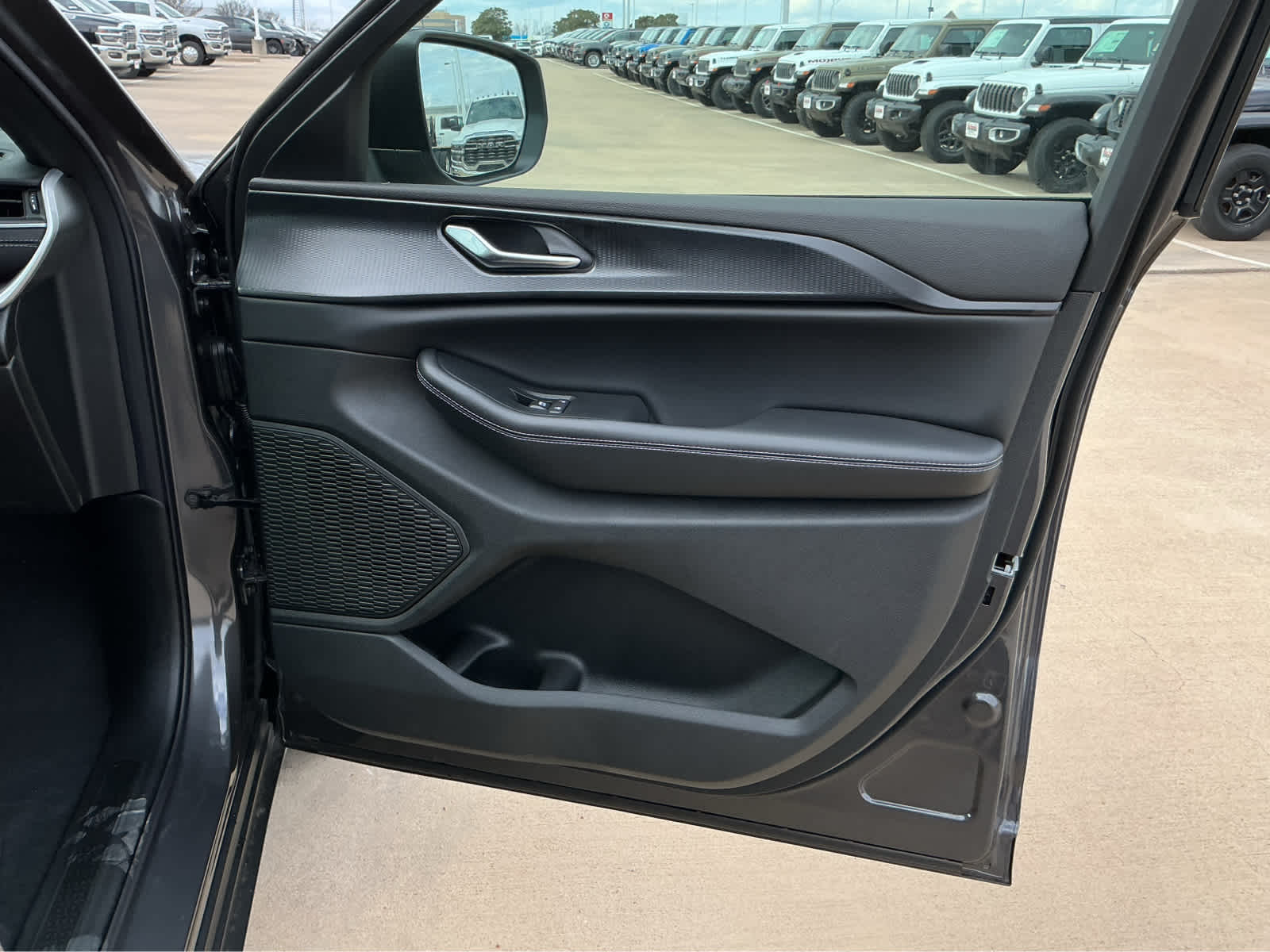 New Car 2025 Jeep Grand Cherokee L  Laredo X For Sale Under $50,000 In Waco, Texas