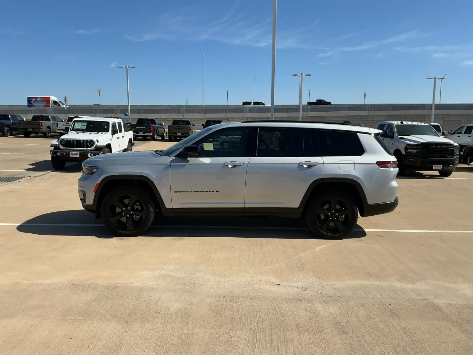 Used Car 2023 Jeep Grand Cherokee L  Altitude For Sale Under $35,000 In Waco, Texas