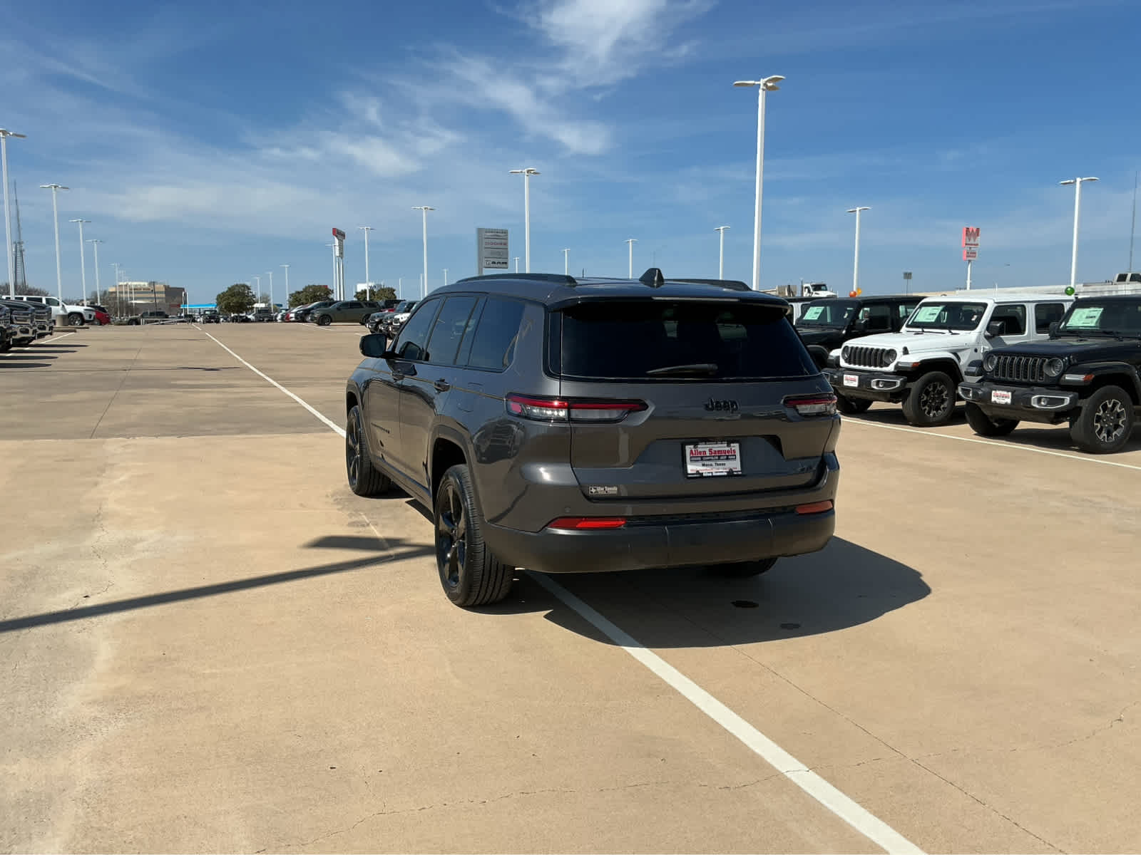 used 2023 Jeep Grand Cherokee L car, priced at $28,465