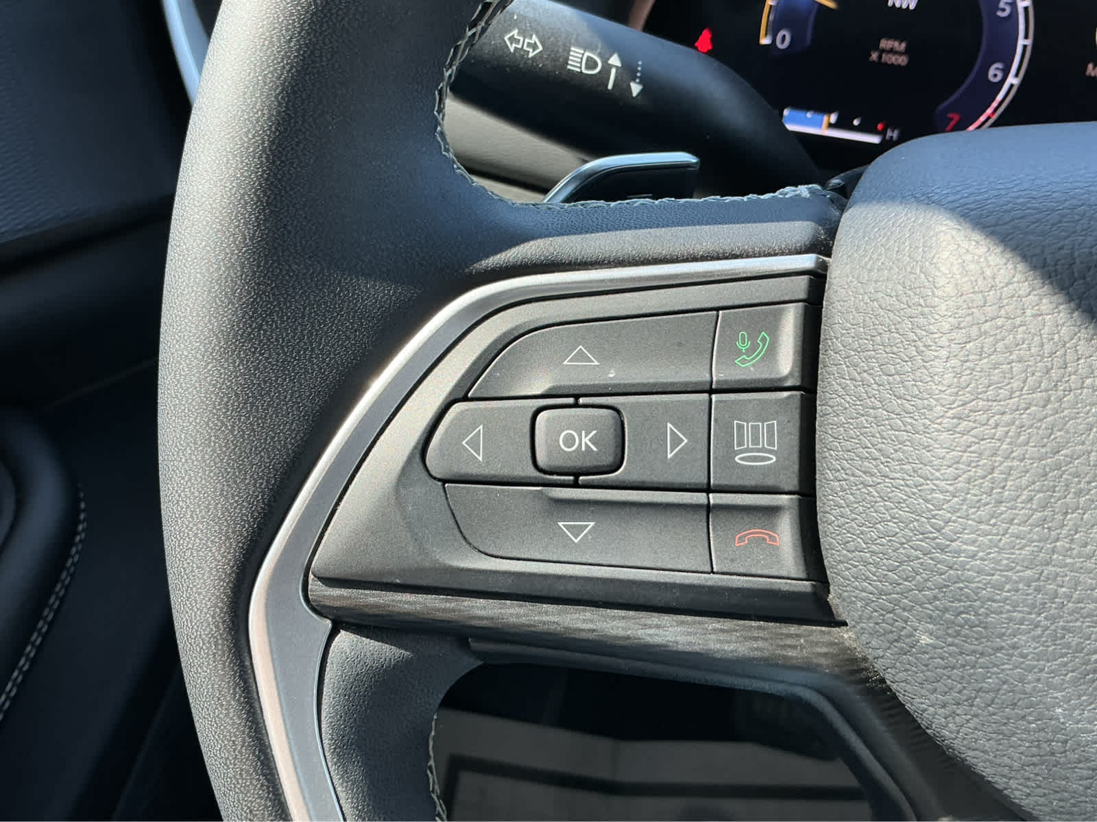 used 2023 Jeep Grand Cherokee L car, priced at $28,465