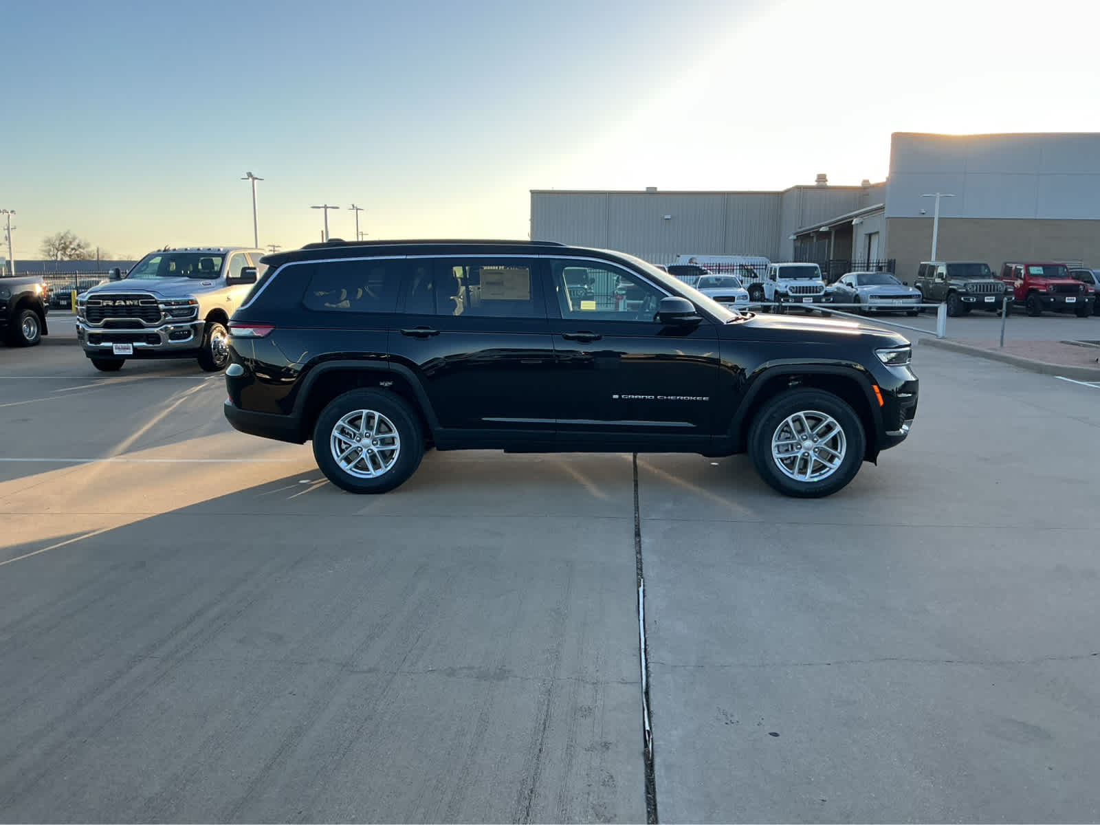 New Car 2025 Jeep Grand Cherokee L  Laredo X For Sale Under $50,000 In Waco, Texas