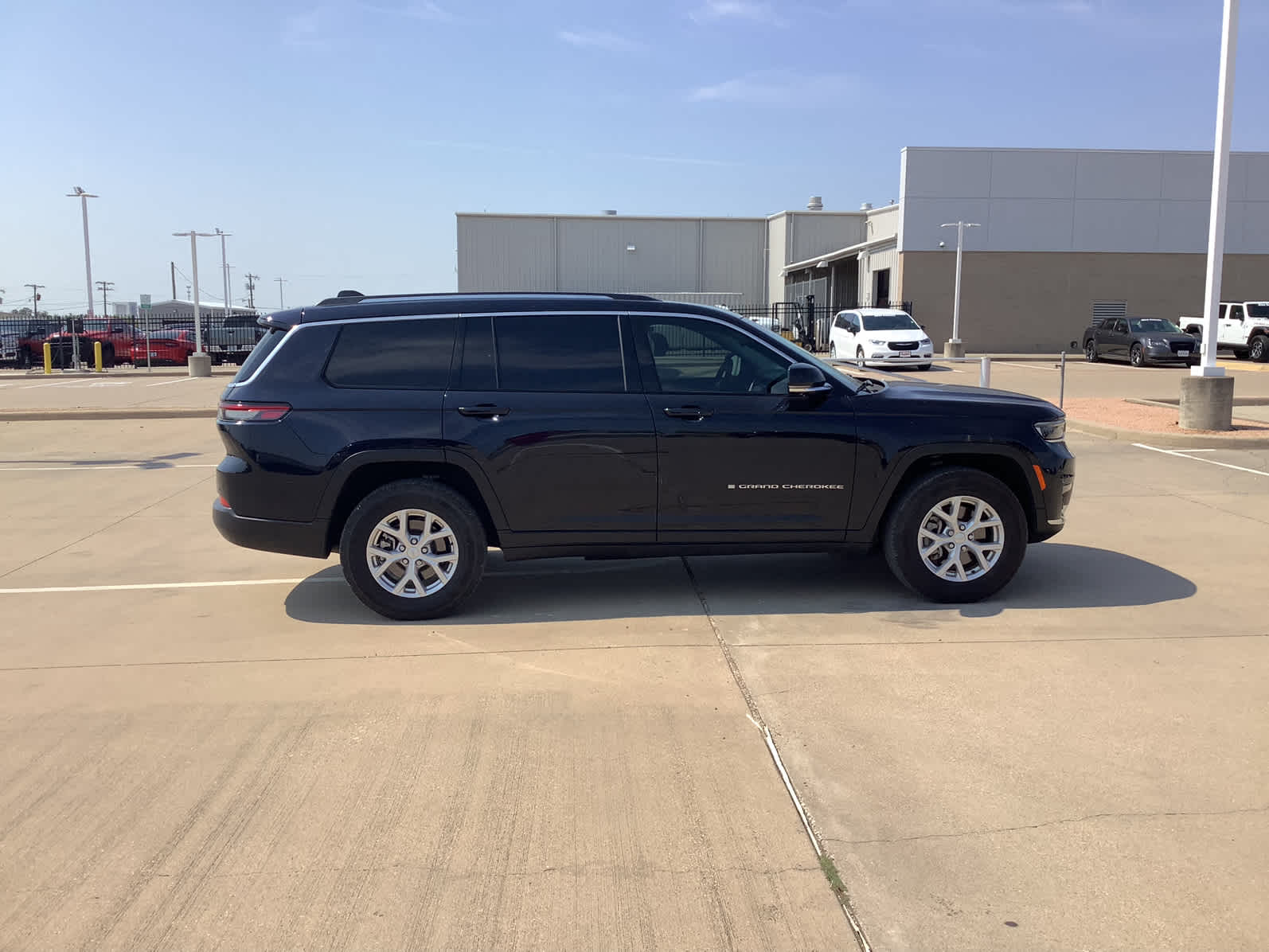 Used Car 2023 Jeep Grand Cherokee L  Limited For Sale In Waco, Texas