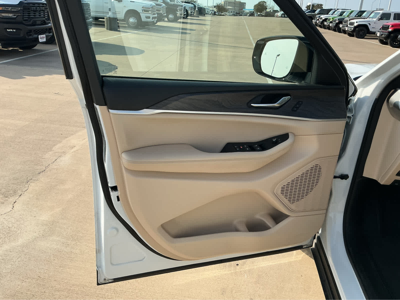 Used Car 2024 Jeep Grand Cherokee L  Limited For Sale Under $35,000 In Waco, Texas