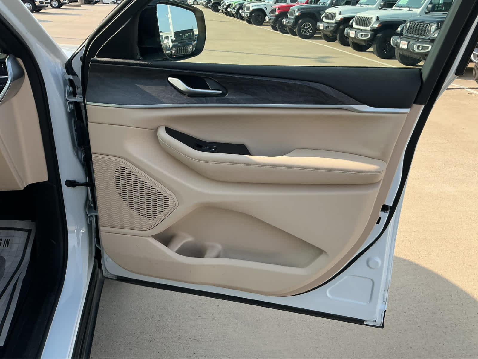 Used Car 2024 Jeep Grand Cherokee L  Limited For Sale Under $35,000 In Waco, Texas