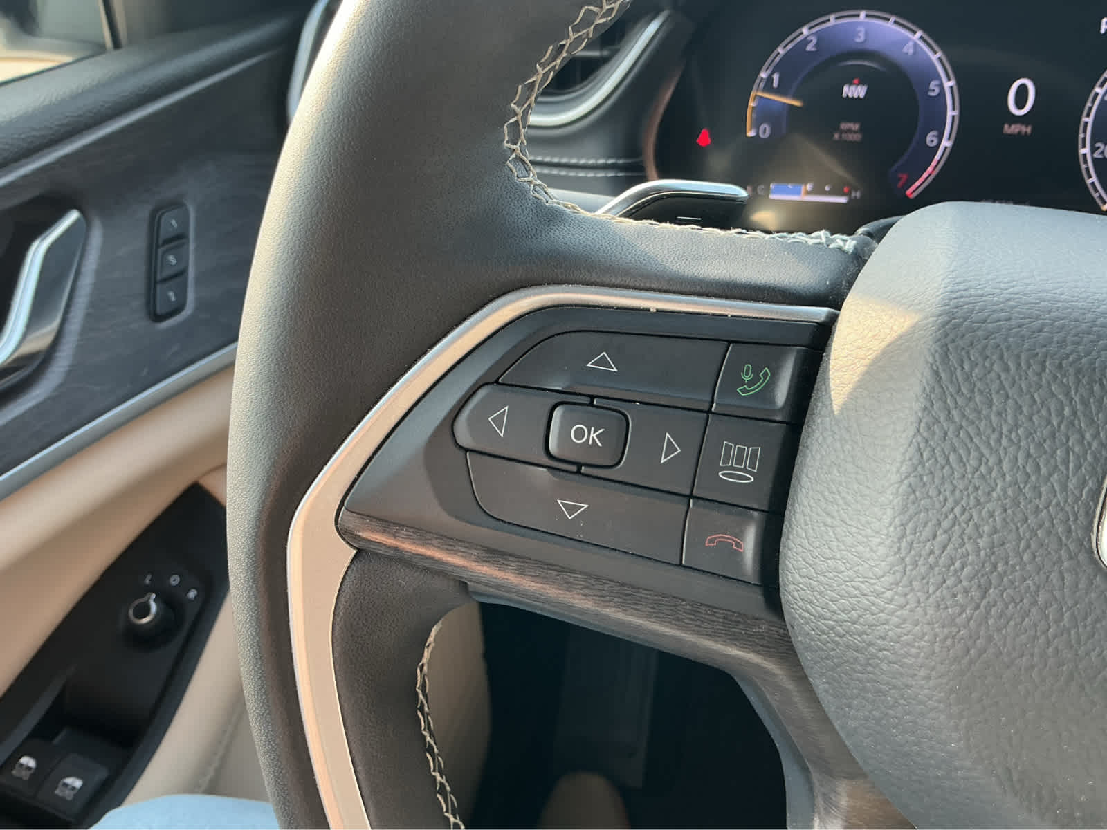 Used Car 2024 Jeep Grand Cherokee L  Limited For Sale Under $35,000 In Waco, Texas