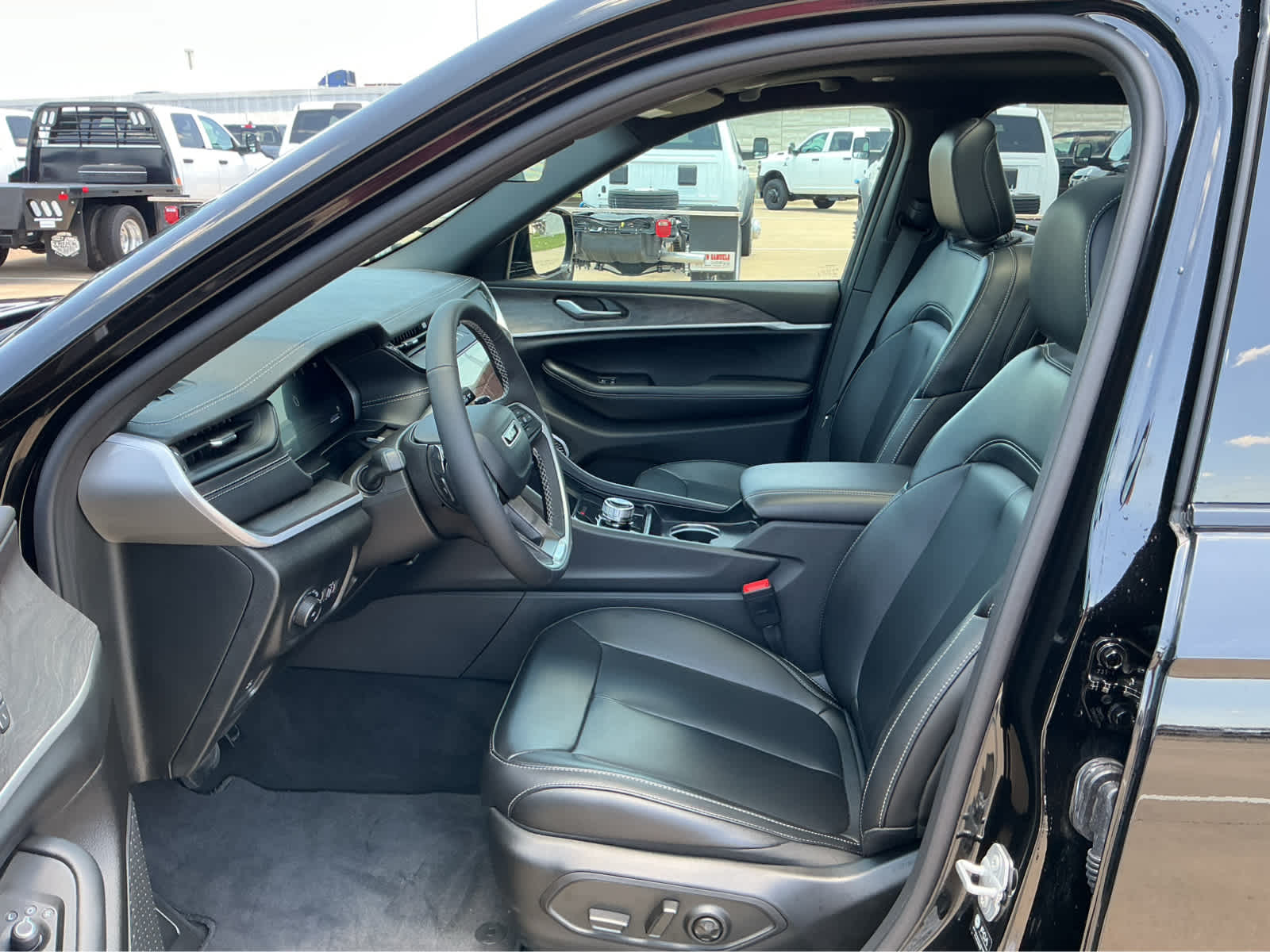 new 2026 Jeep Grand Cherokee L car, priced at $47,342