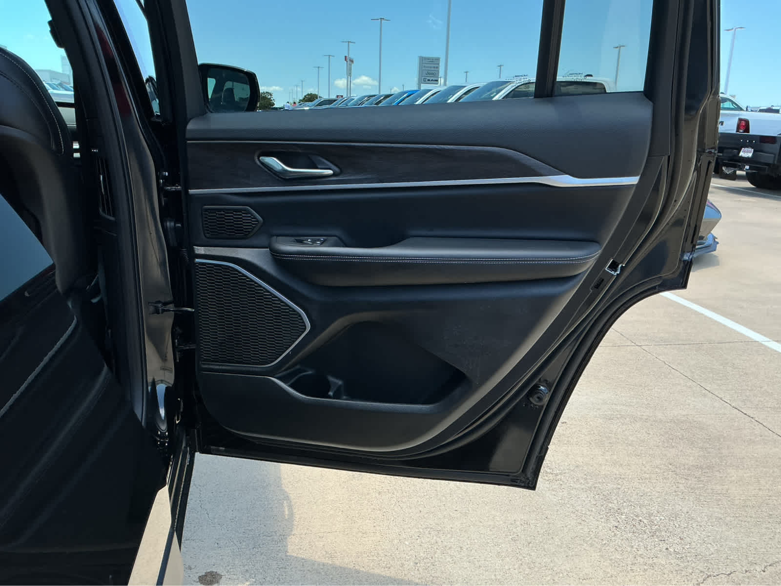 new 2026 Jeep Grand Cherokee L car, priced at $47,342