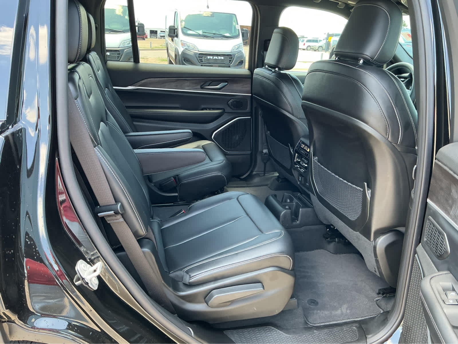 new 2026 Jeep Grand Cherokee L car, priced at $47,342
