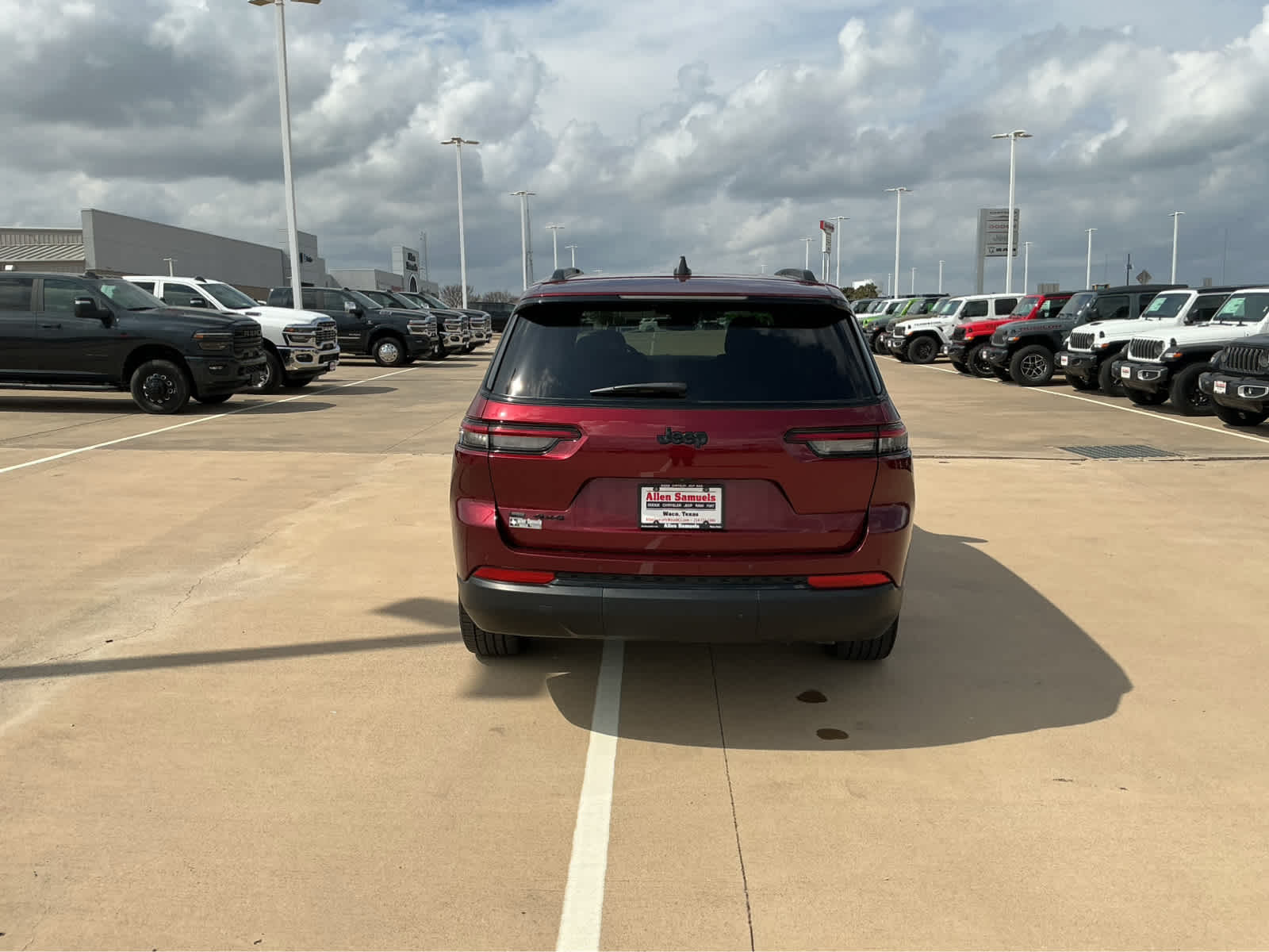 Used Car 2023 Jeep Grand Cherokee L  Altitude For Sale Under $30,000 In Waco, Texas