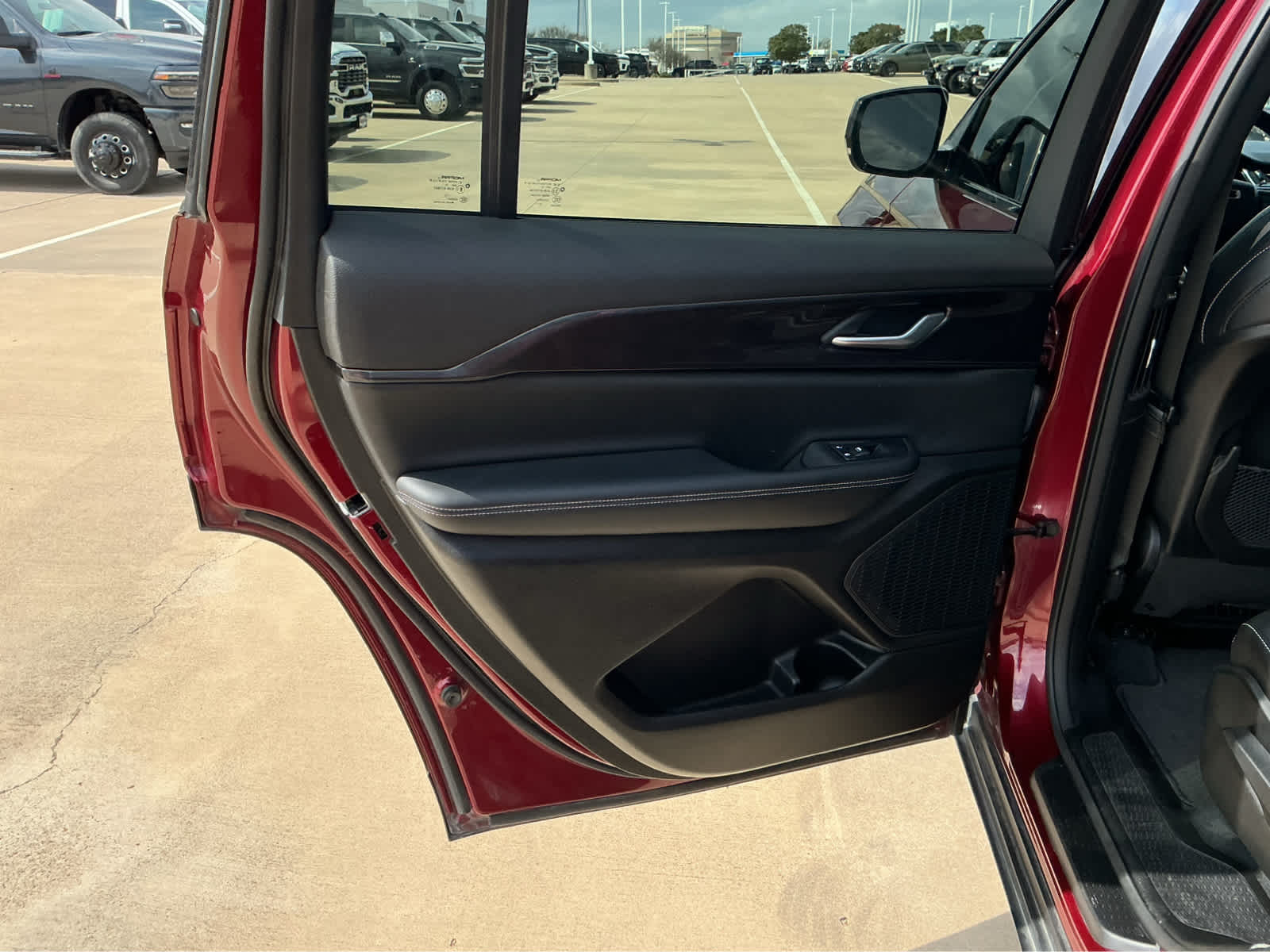 Used Car 2023 Jeep Grand Cherokee L  Altitude For Sale Under $30,000 In Waco, Texas