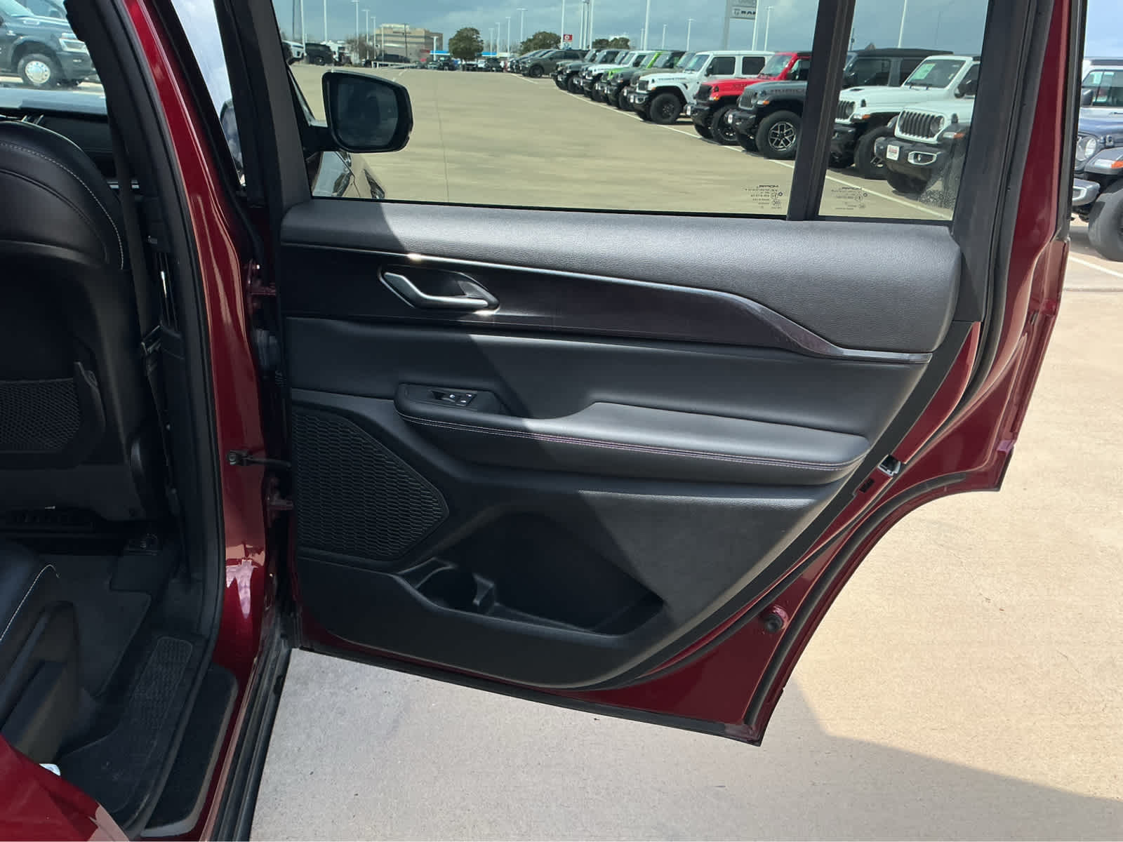 Used Car 2023 Jeep Grand Cherokee L  Altitude For Sale Under $30,000 In Waco, Texas