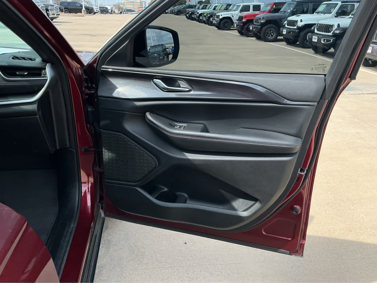 Used Car 2023 Jeep Grand Cherokee L  Altitude For Sale Under $30,000 In Waco, Texas