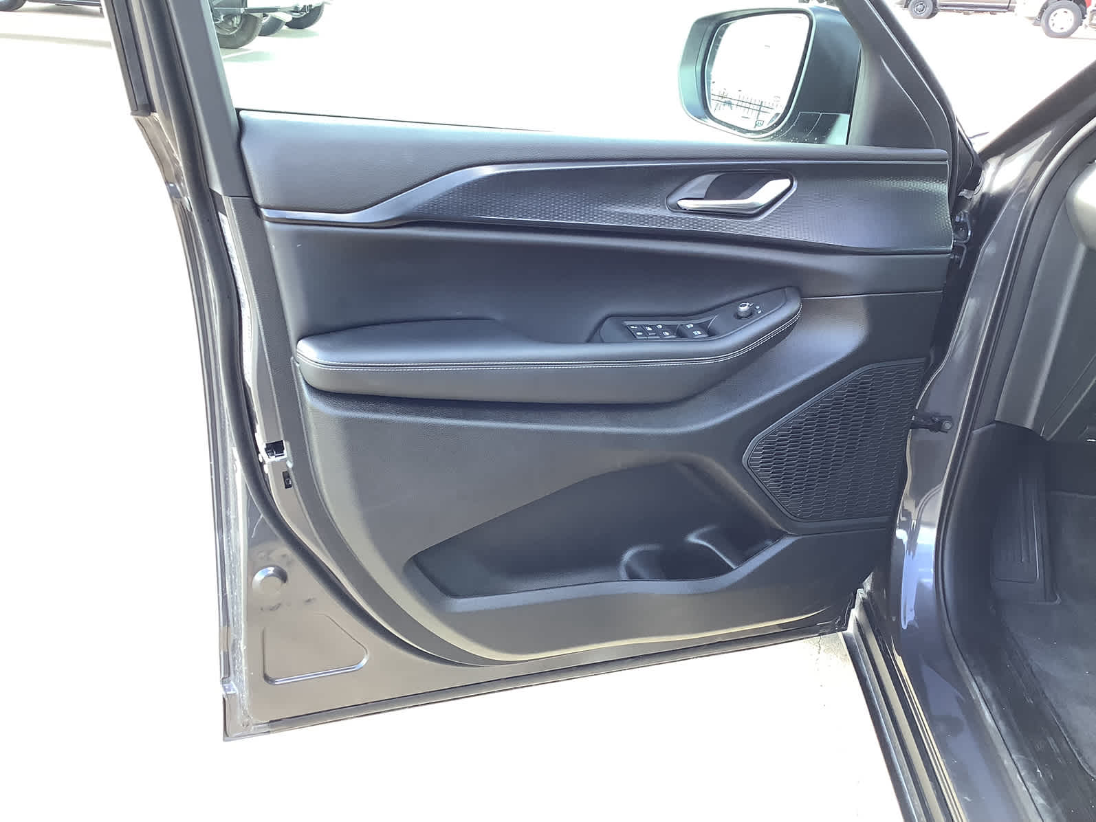 New Car 2025 Jeep Grand Cherokee L  Laredo X For Sale Under $50,000 In Waco, Texas
