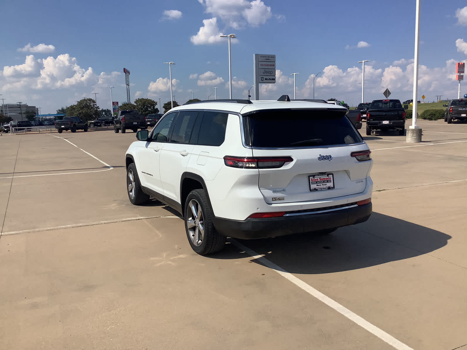 Used Car 2022 Jeep Grand Cherokee L  Limited For Sale Under $35,000 In Waco, Texas