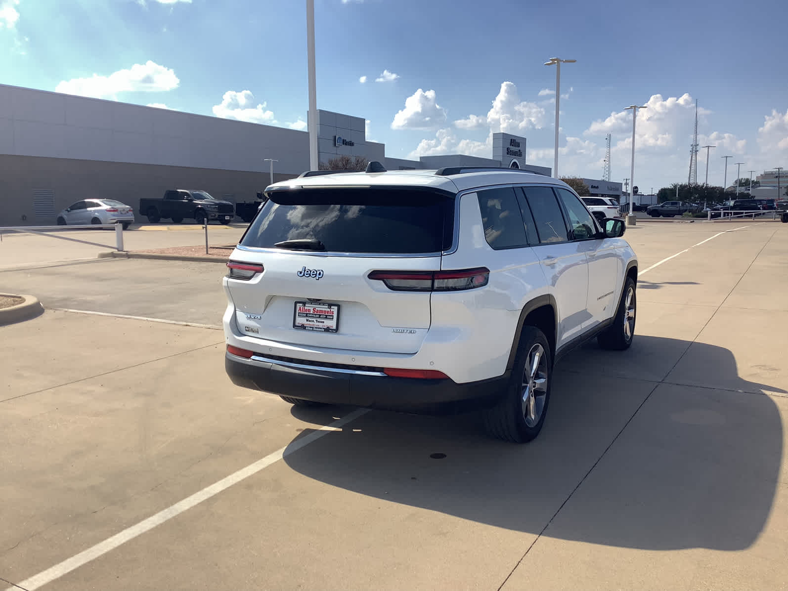 Used Car 2022 Jeep Grand Cherokee L  Limited For Sale Under $35,000 In Waco, Texas