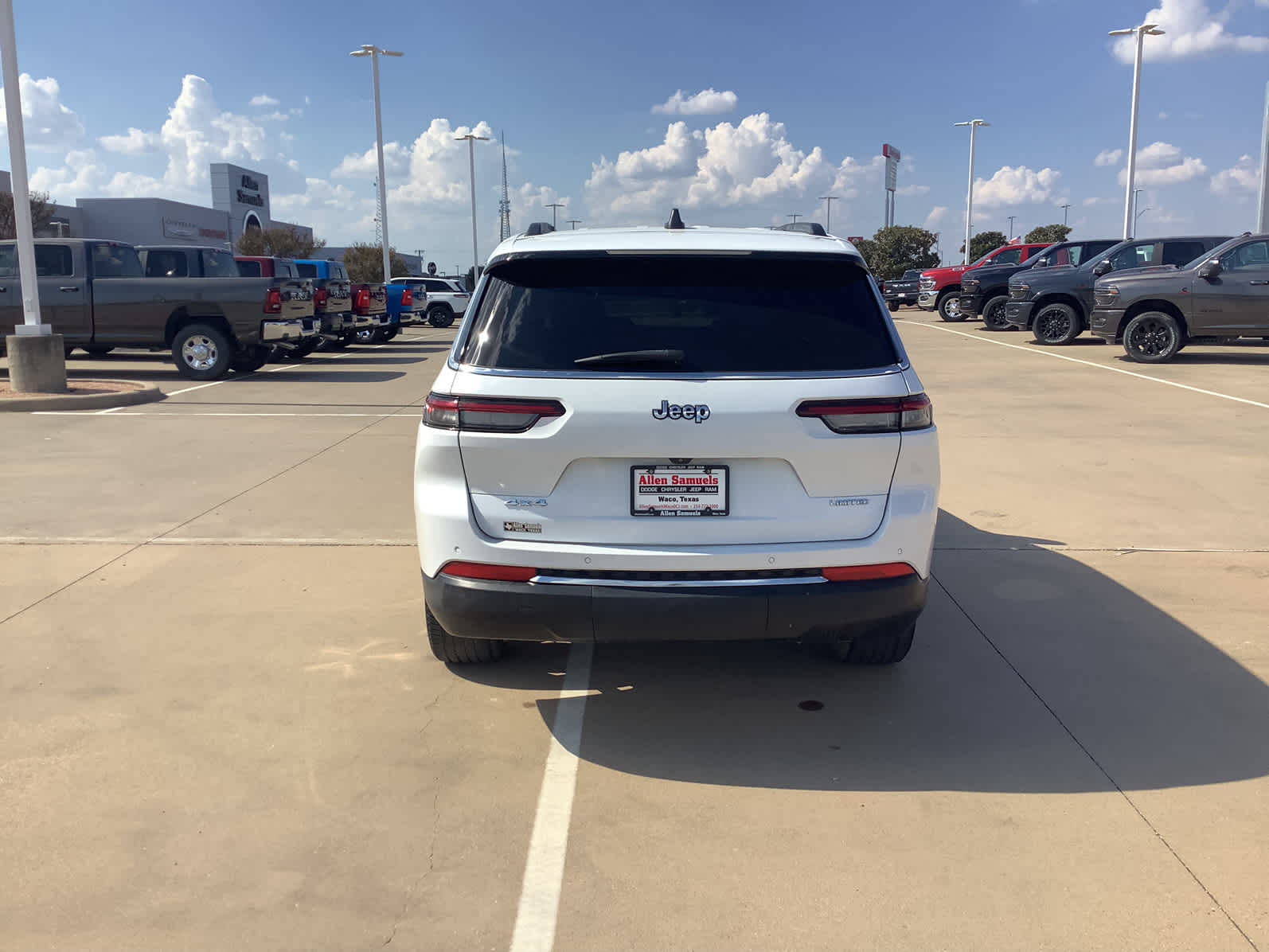 Used Car 2022 Jeep Grand Cherokee L  Limited For Sale Under $35,000 In Waco, Texas