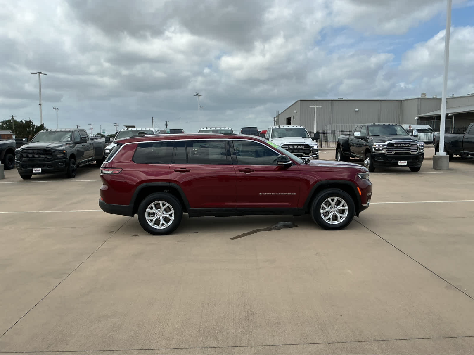 Used Car 2023 Jeep Grand Cherokee L  Limited For Sale Under $35,000 In Waco, Texas