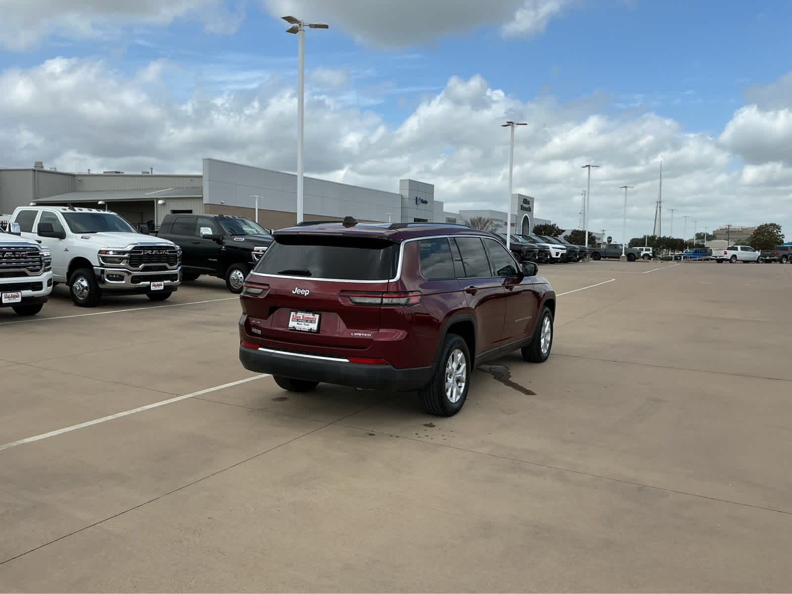 Used Car 2023 Jeep Grand Cherokee L  Limited For Sale Under $35,000 In Waco, Texas