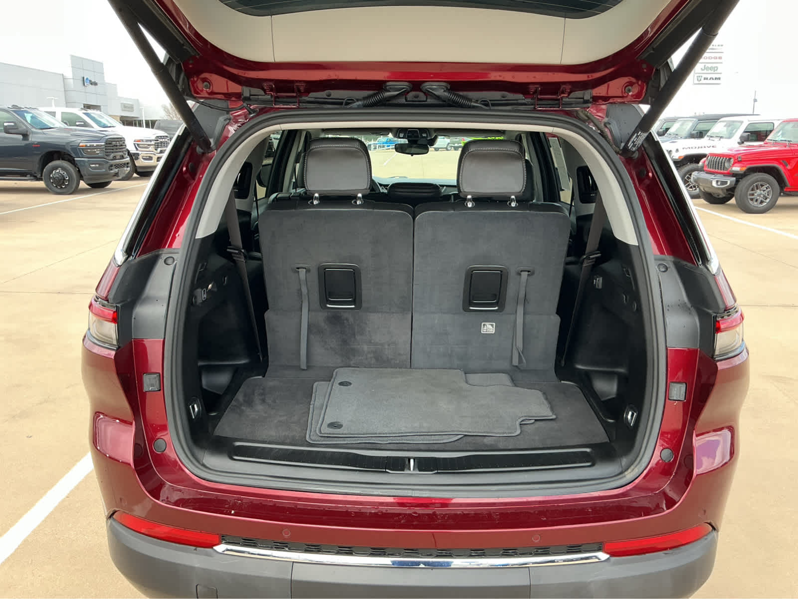Used Car 2023 Jeep Grand Cherokee L  Limited For Sale Under $35,000 In Waco, Texas