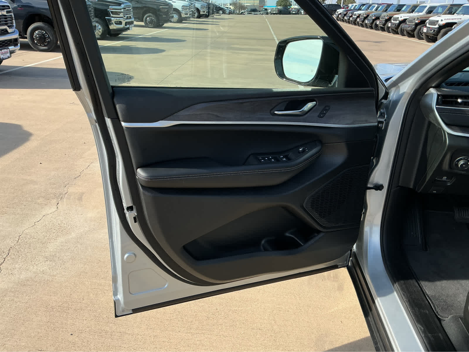 New Car 2025 Jeep Grand Cherokee L  Limited For Sale Under $50,000 In Waco, Texas