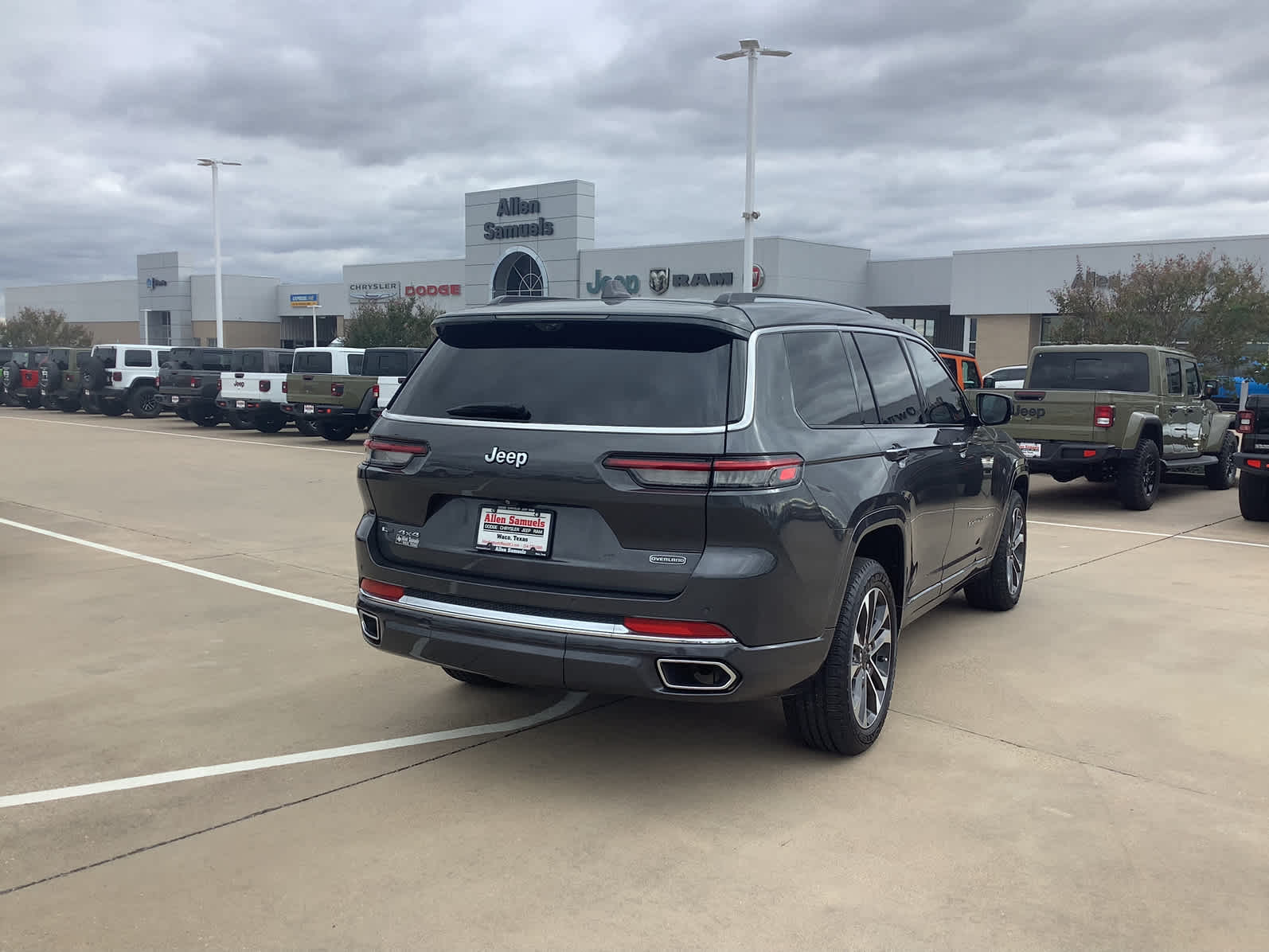 Used Car 2021 Jeep Grand Cherokee L  Overland For Sale Under $40,000 In Waco, Texas