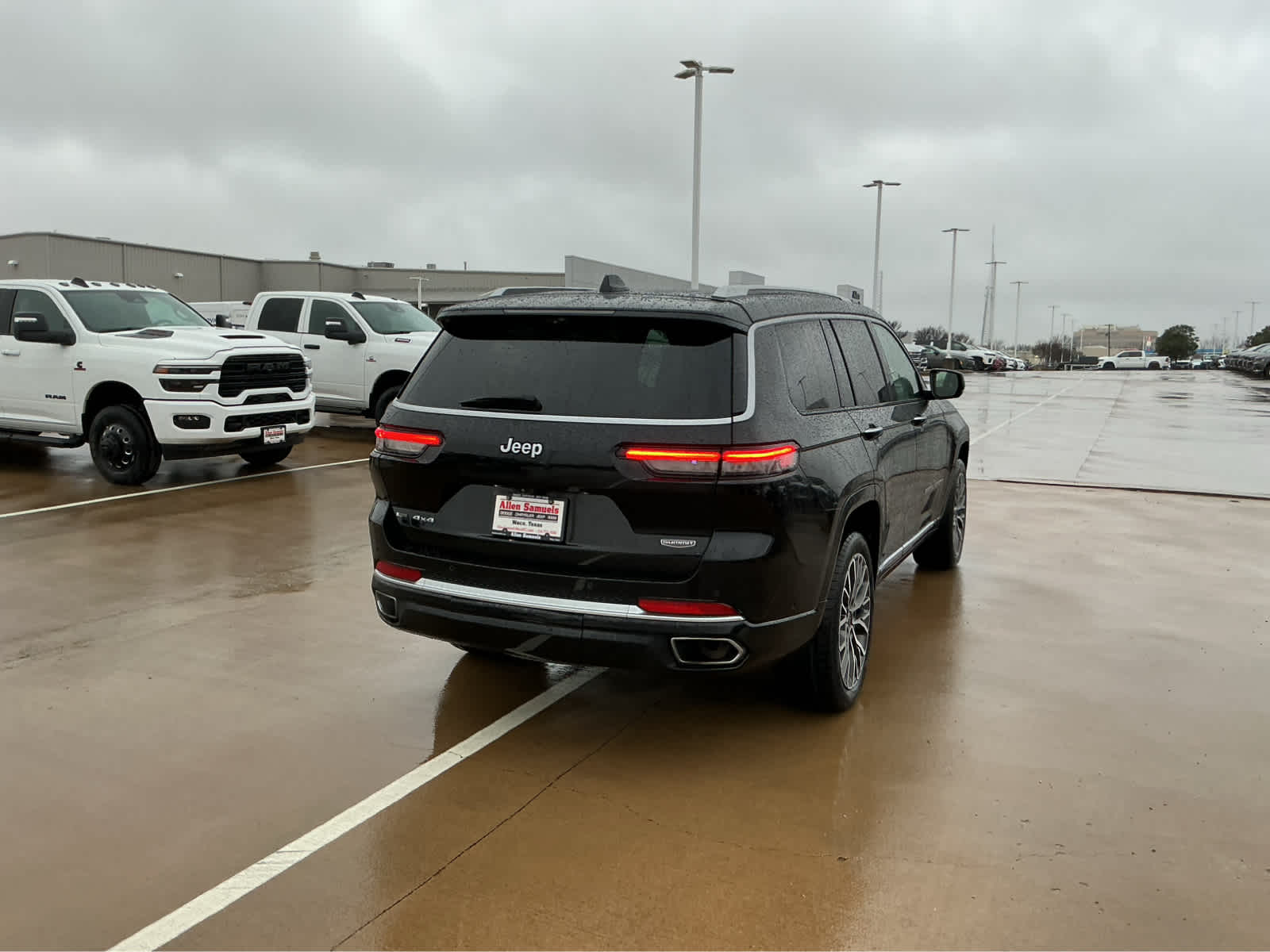 Used Car 2021 Jeep Grand Cherokee L  Summit Reserve For Sale Under $40,000 In Waco, Texas
