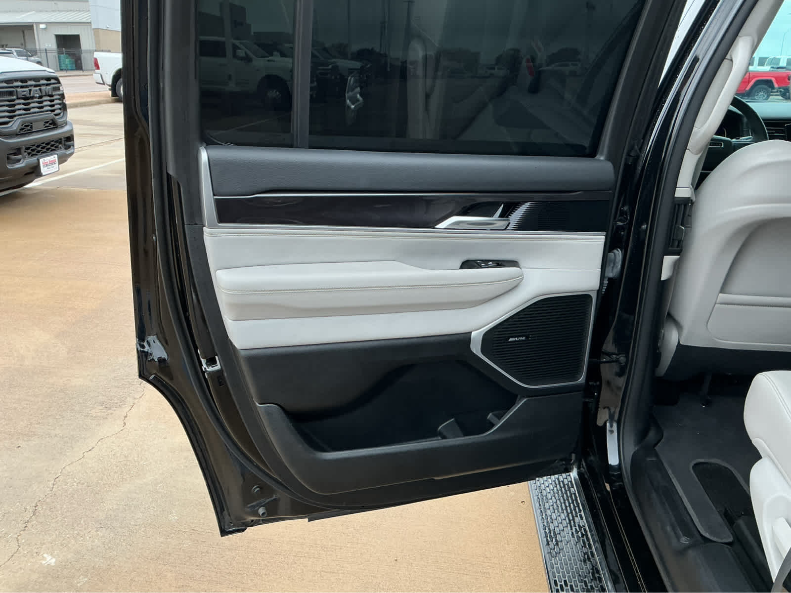 Used Car 2024 Jeep Wagoneer  For Sale Under $50,000 In Waco, Texas