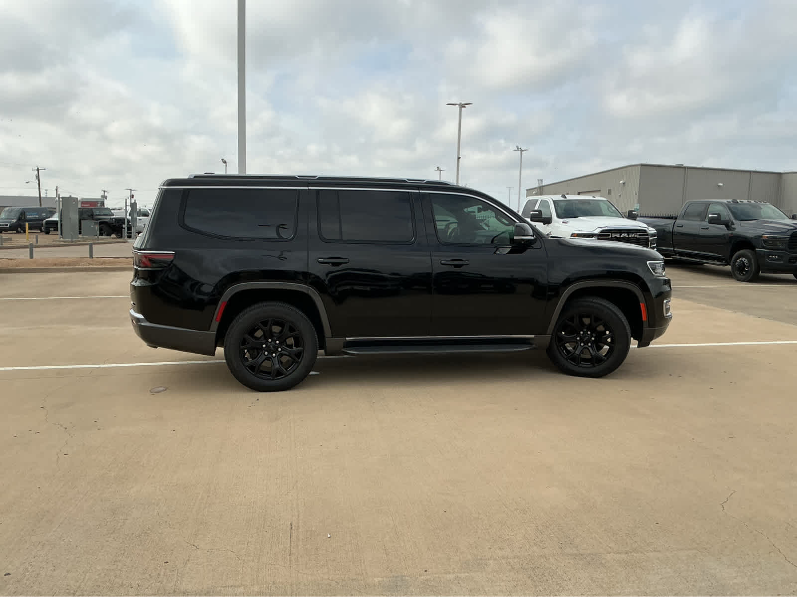 Used Car 2022 Jeep Wagoneer  Series I For Sale Under $40,000 In Waco, Texas