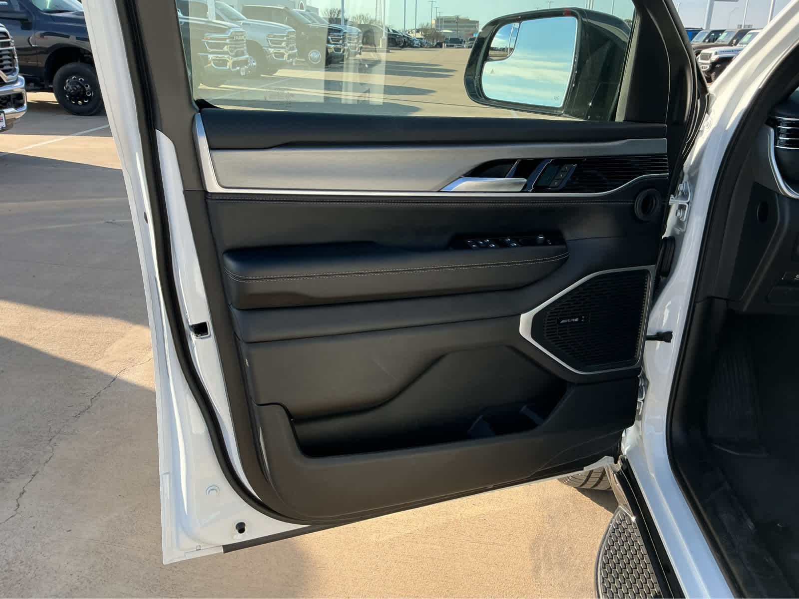 new 2026 Jeep Grand Wagoneer car, priced at $64,559