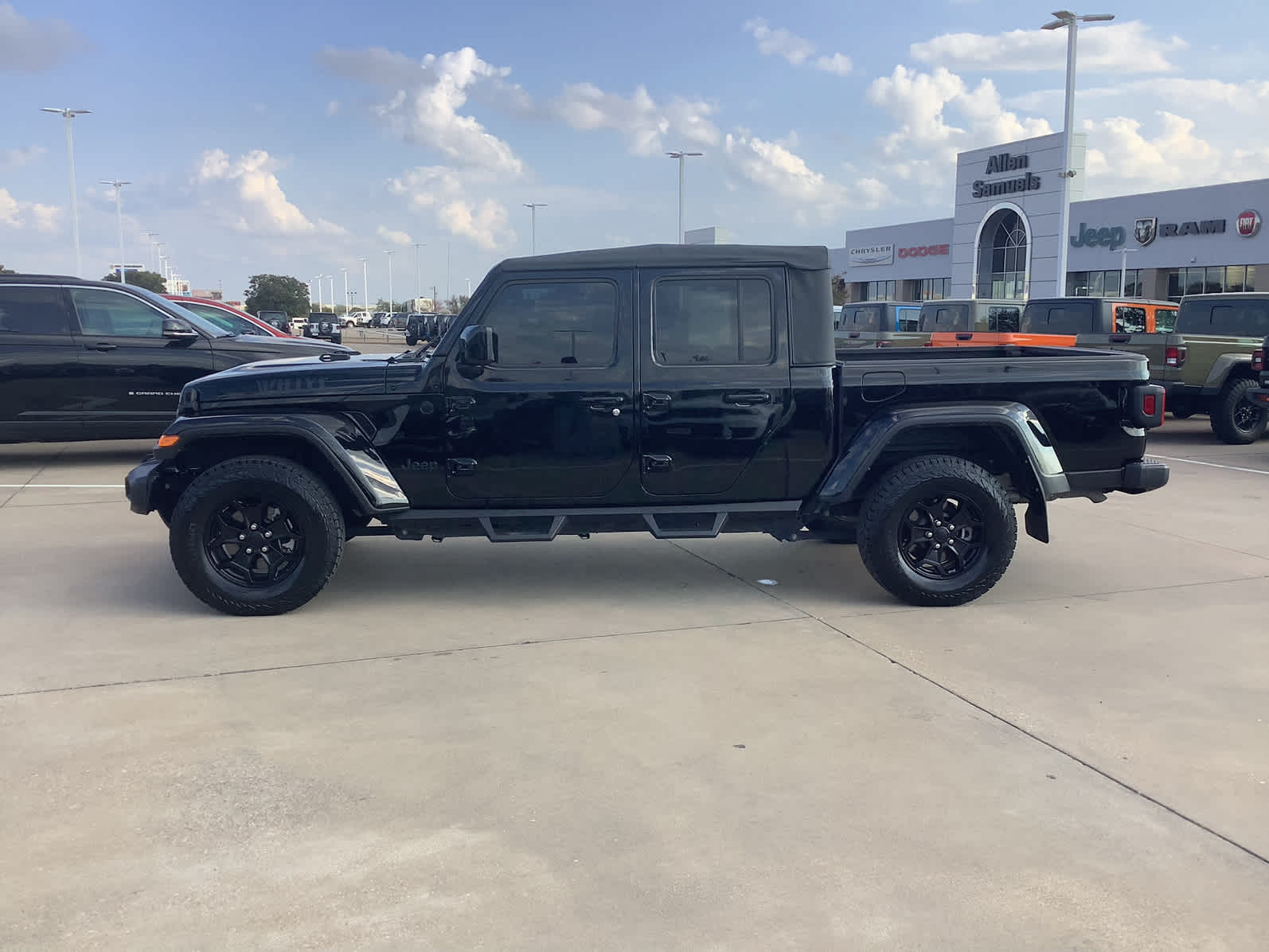 Used Car 2022 Jeep Gladiator  Willys For Sale Under $35,000 In Waco, Texas