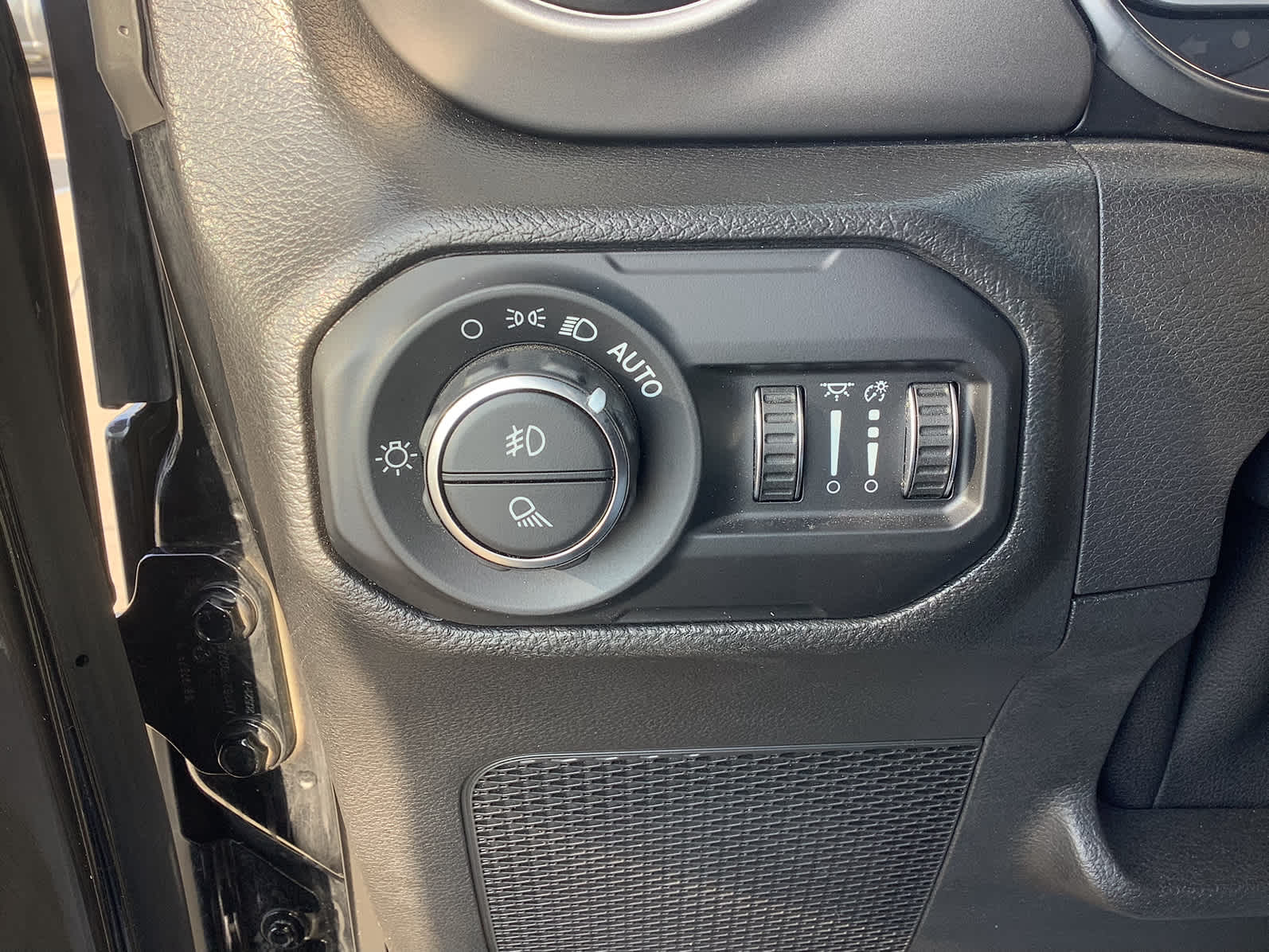 Used Car 2022 Jeep Gladiator  Willys For Sale Under $35,000 In Waco, Texas