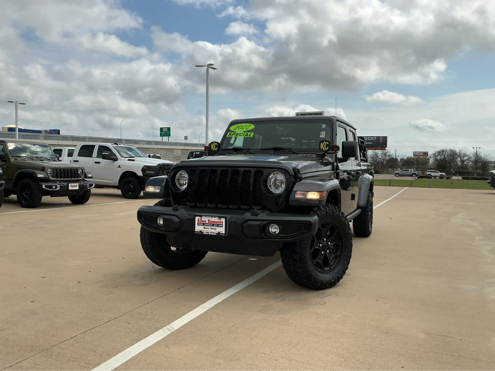 used 2022 Jeep Gladiator car, priced at $30,598