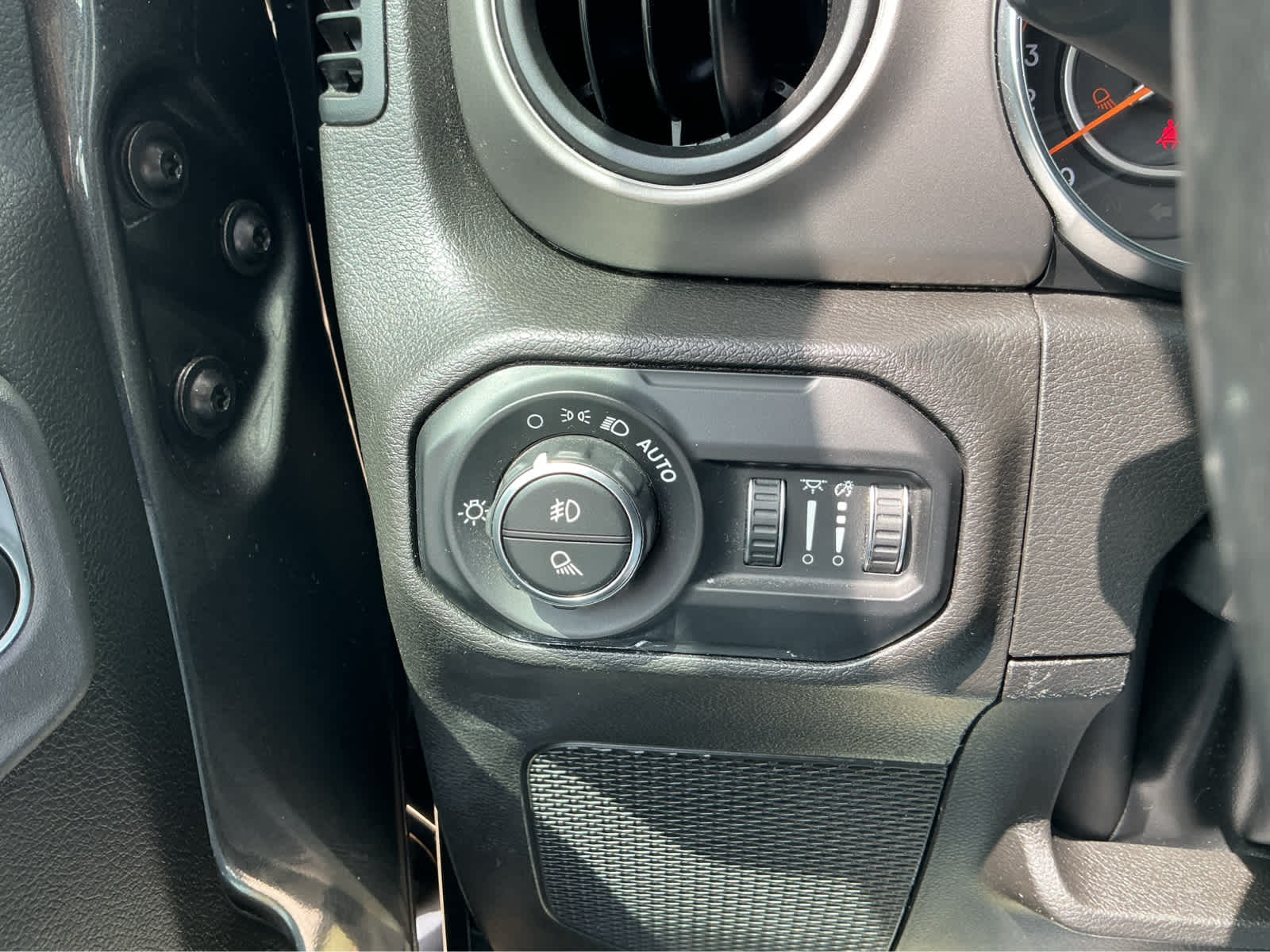 used 2022 Jeep Gladiator car, priced at $30,598