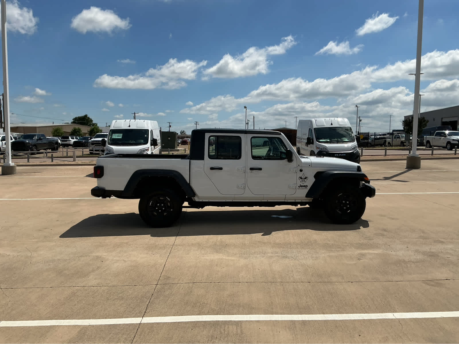 Used Car 2023 Jeep Gladiator  Sport For Sale Under $35,000 In Waco, Texas