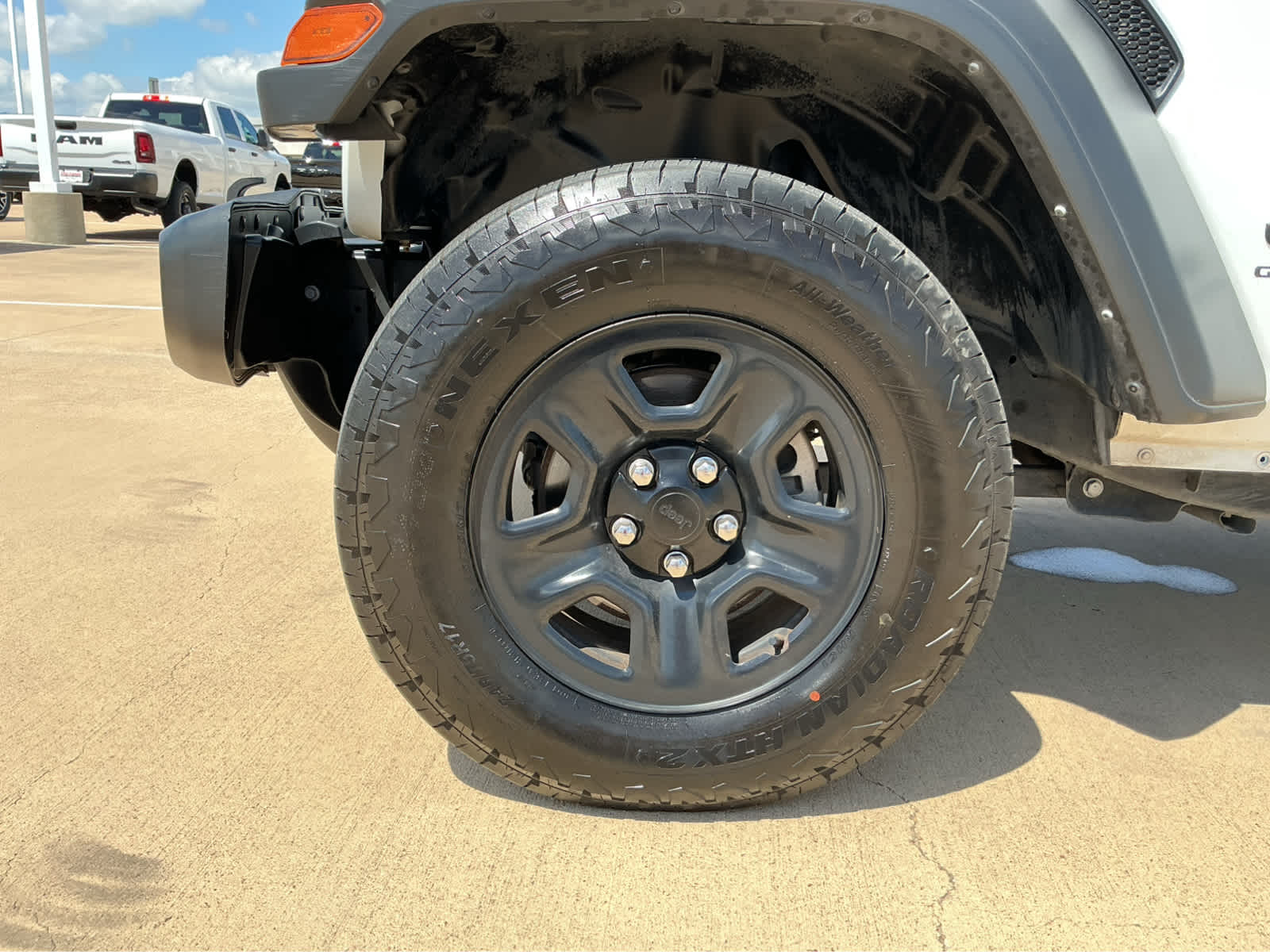 Used Car 2023 Jeep Gladiator  Sport For Sale Under $35,000 In Waco, Texas