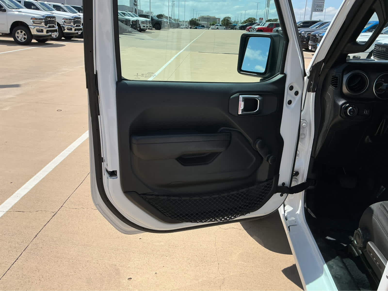 Used Car 2023 Jeep Gladiator  Sport For Sale Under $35,000 In Waco, Texas