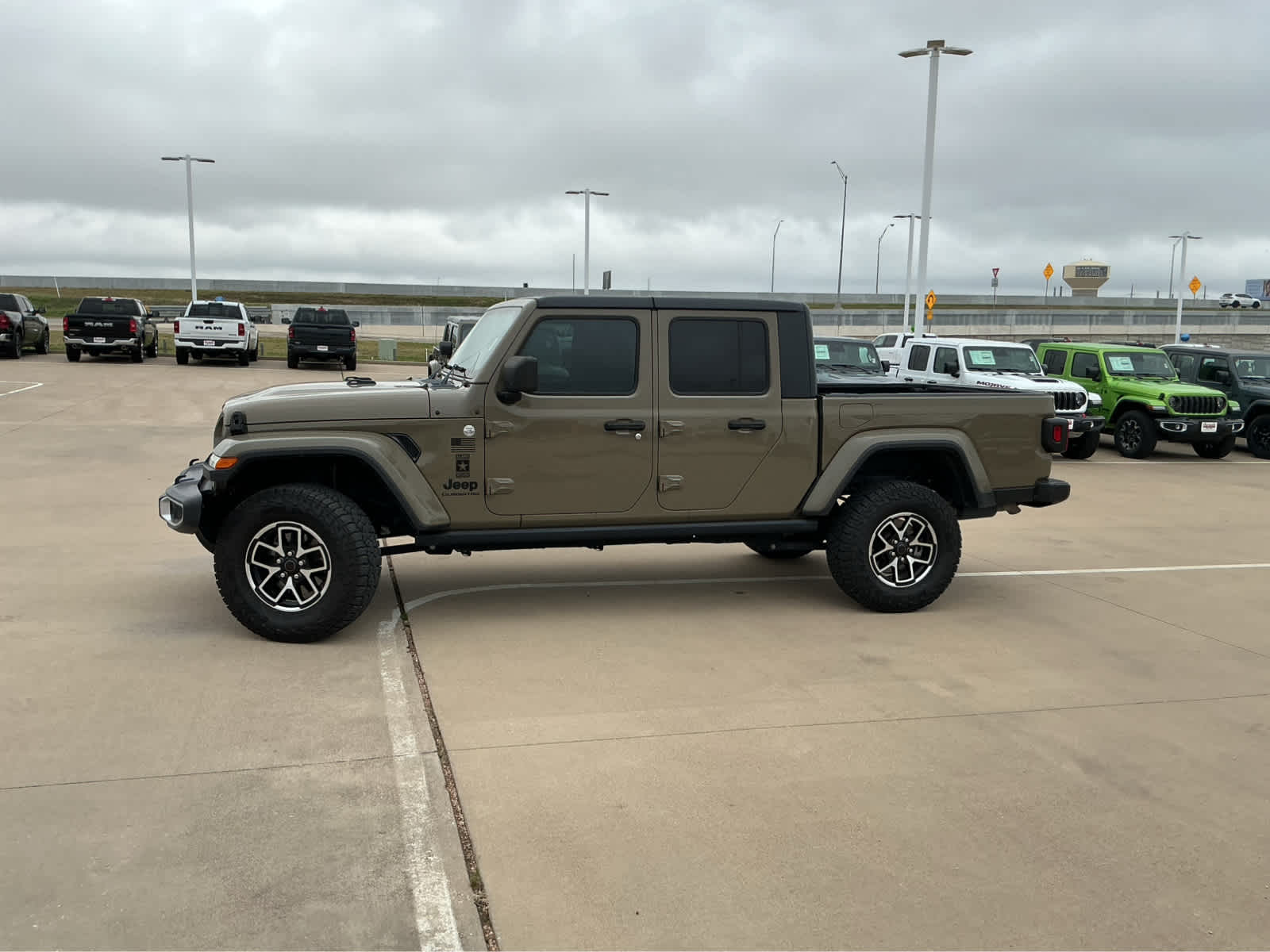 Used Car 2020 Jeep Gladiator  Sport S For Sale Under $25,000 In Waco, Texas