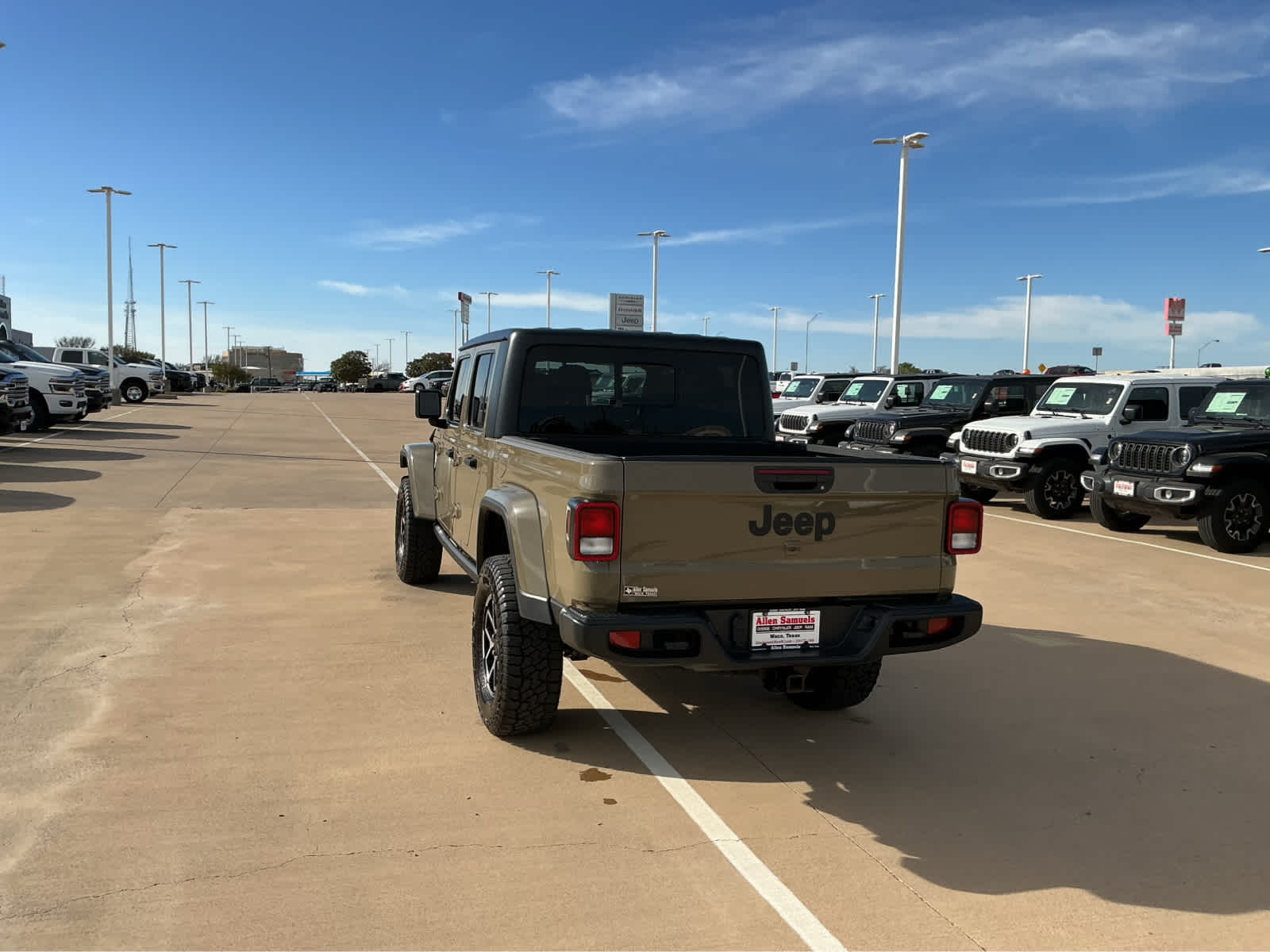 Used Car 2020 Jeep Gladiator  Sport S For Sale Under $25,000 In Waco, Texas