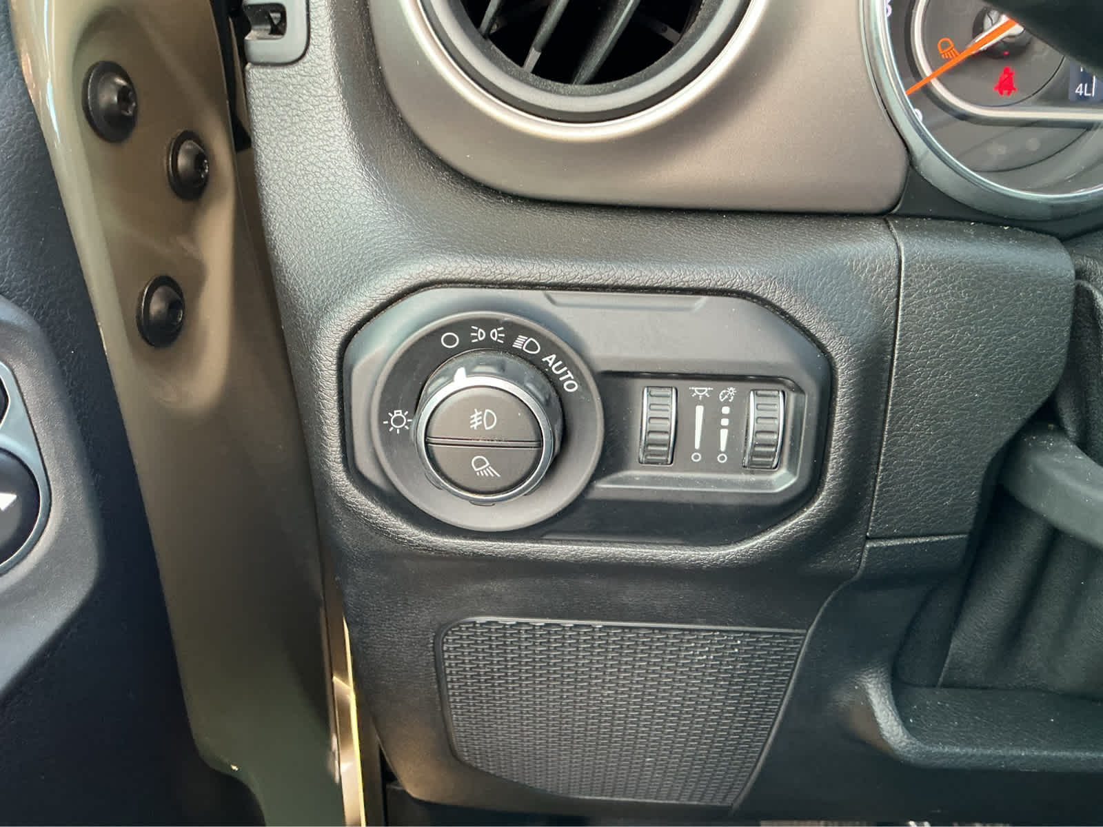 Used Car 2020 Jeep Gladiator  Sport S For Sale Under $25,000 In Waco, Texas