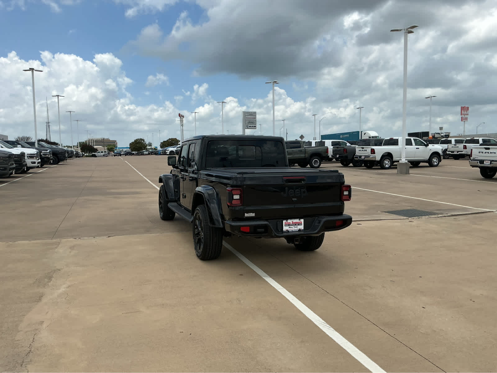 Used Car 2022 Jeep Gladiator  High Altitude For Sale Under $35,000 In Waco, Texas