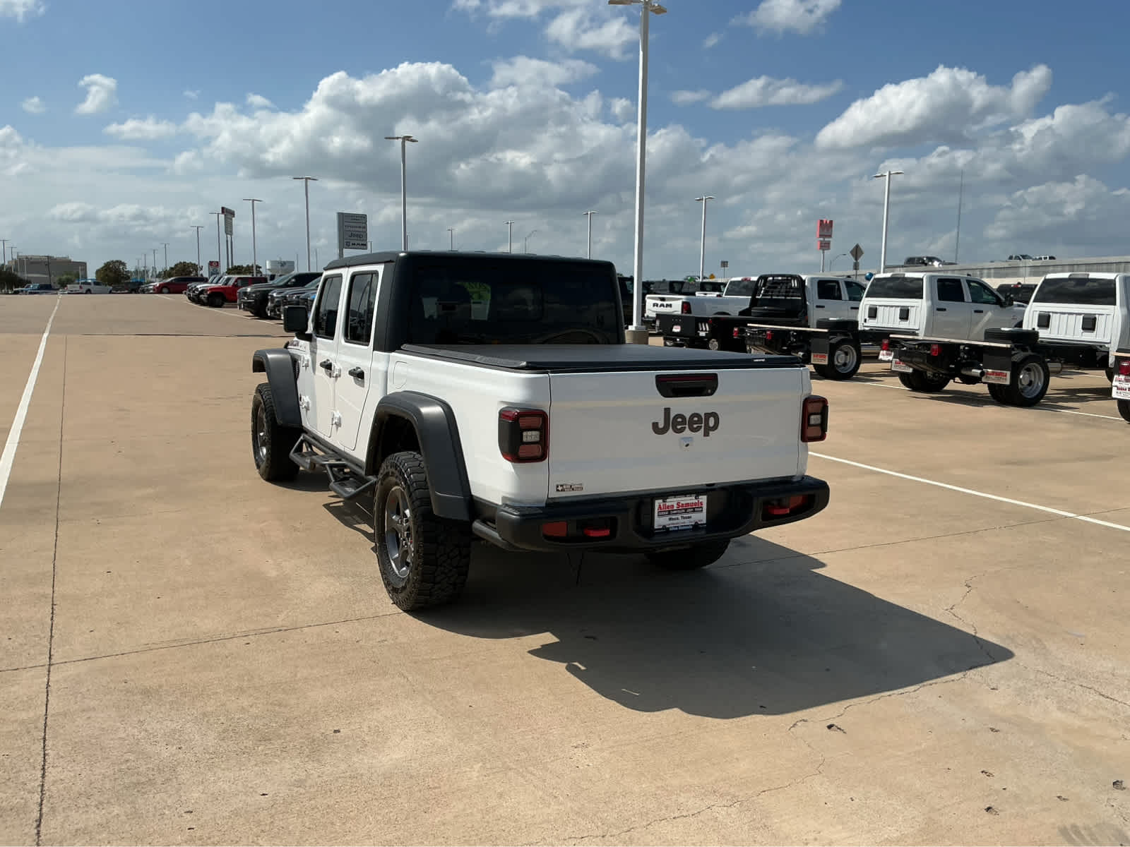 Used Car 2023 Jeep Gladiator  Rubicon For Sale Under $40,000 In Waco, Texas