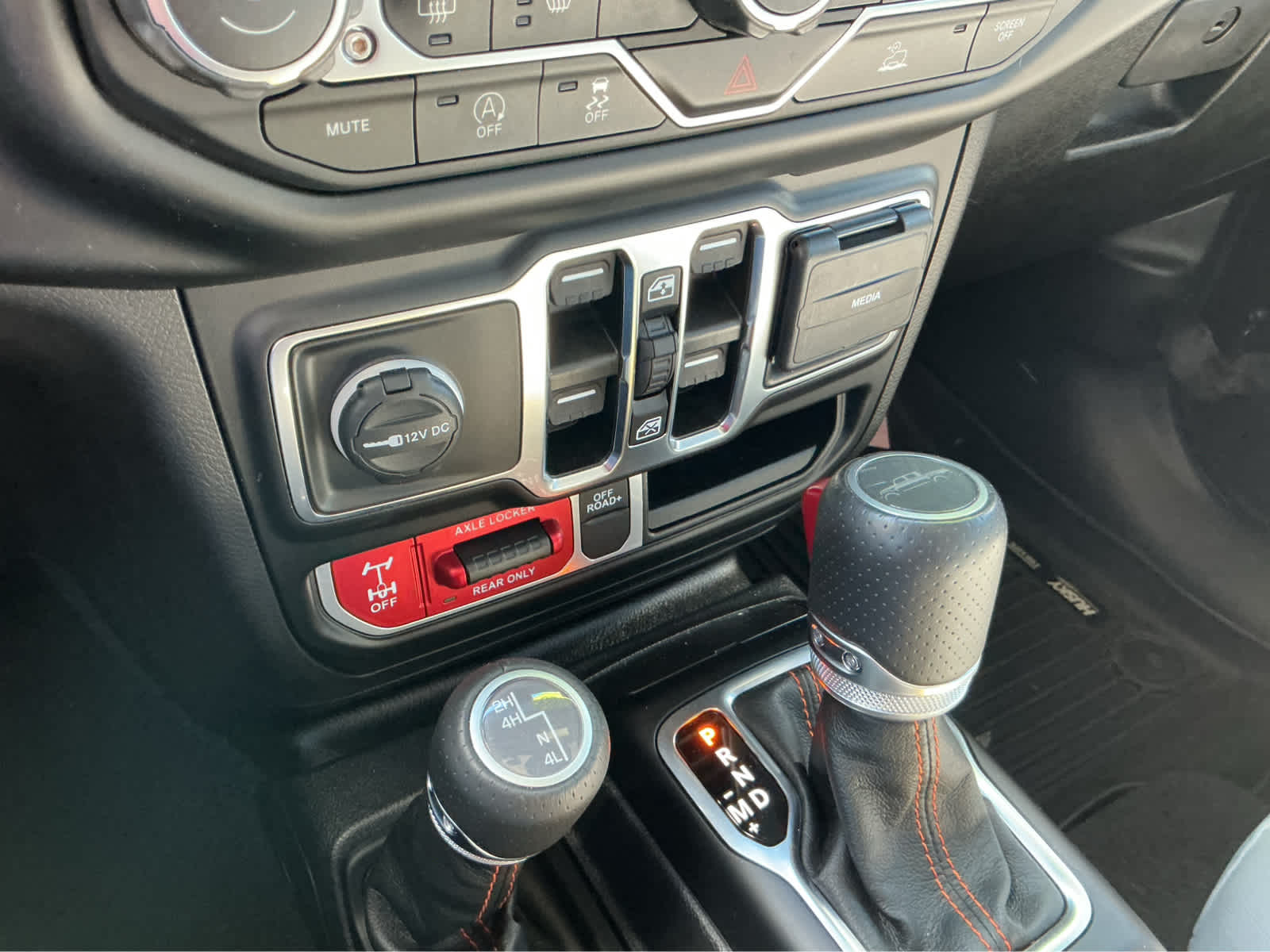 Used Car 2023 Jeep Gladiator  Mojave For Sale Under $50,000 In Waco, Texas