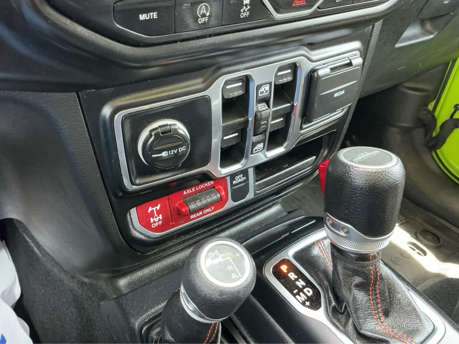 Used Car 2021 Jeep Gladiator  Mojave For Sale Under $35,000 In Waco, Texas