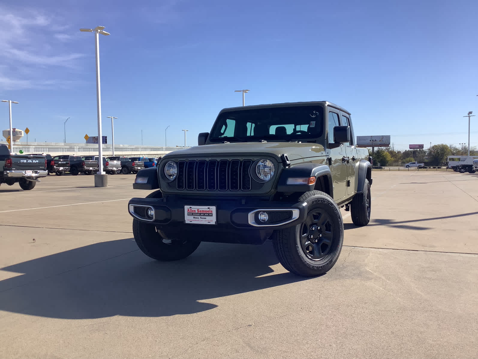new 2026 Jeep Gladiator car, priced at $39,999