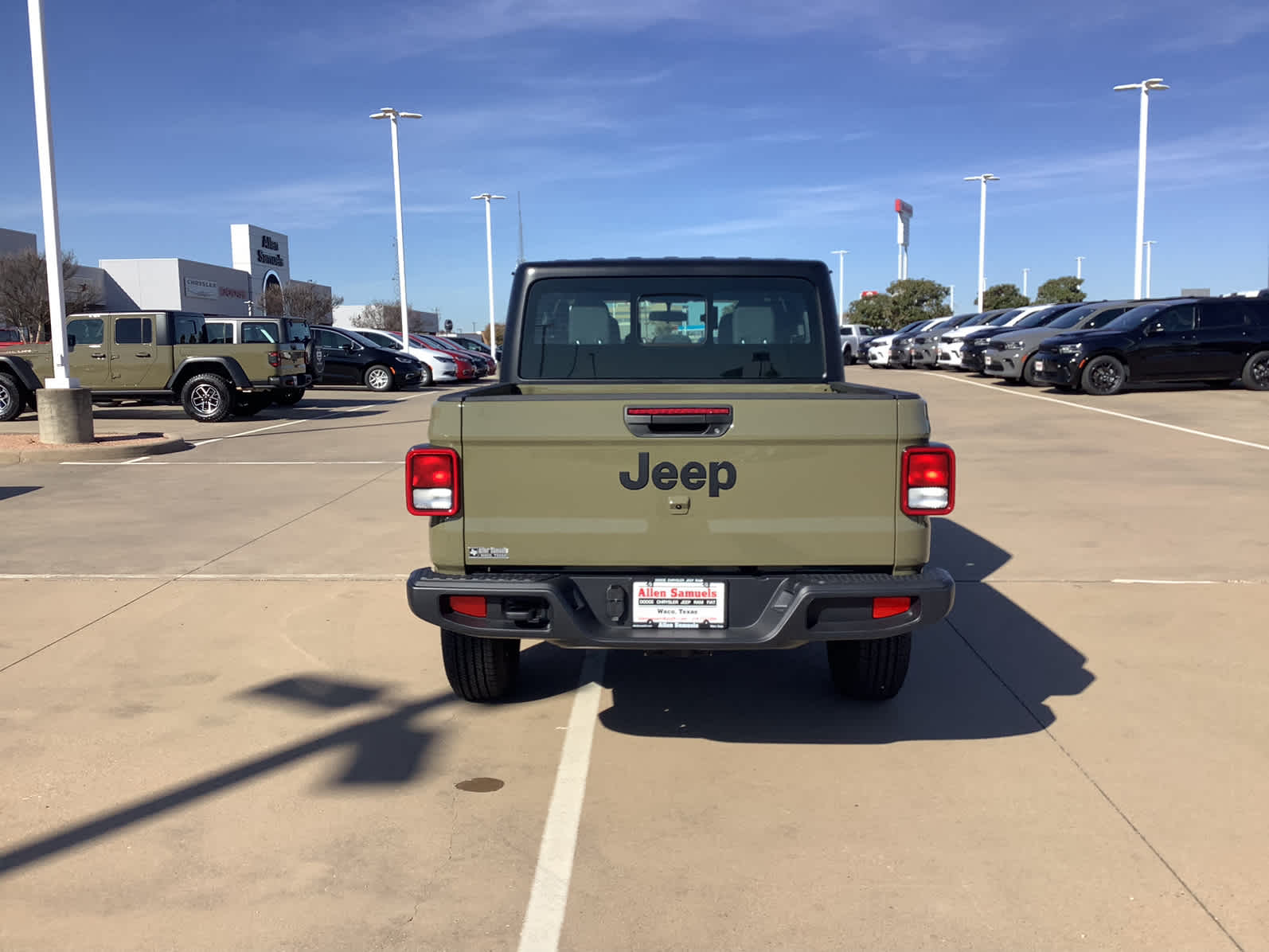 new 2026 Jeep Gladiator car, priced at $39,999