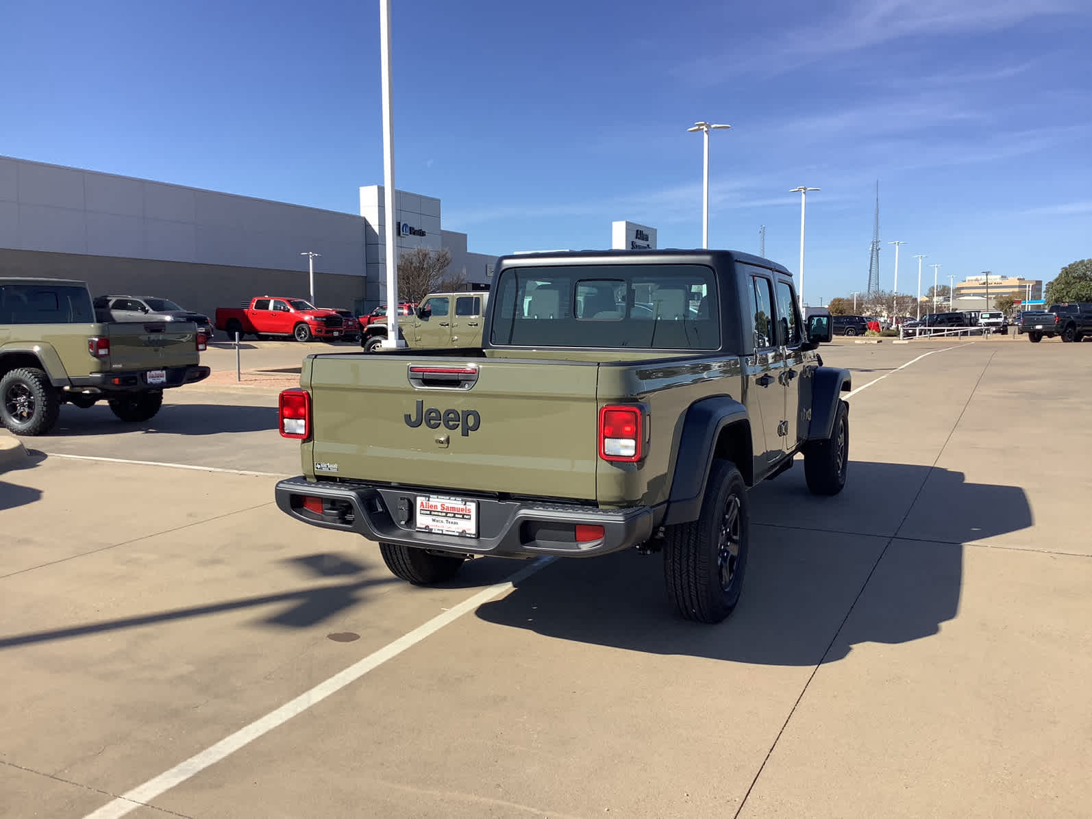 new 2026 Jeep Gladiator car, priced at $39,999