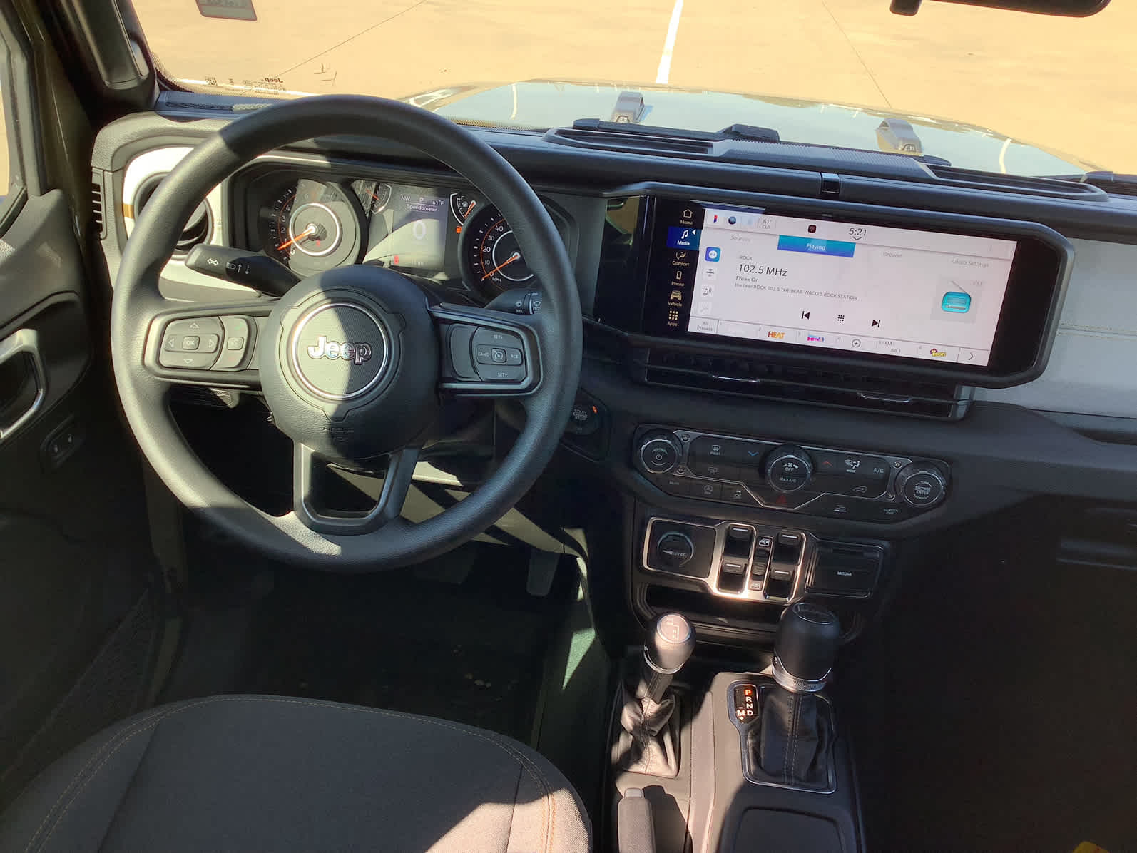 new 2026 Jeep Gladiator car, priced at $39,999