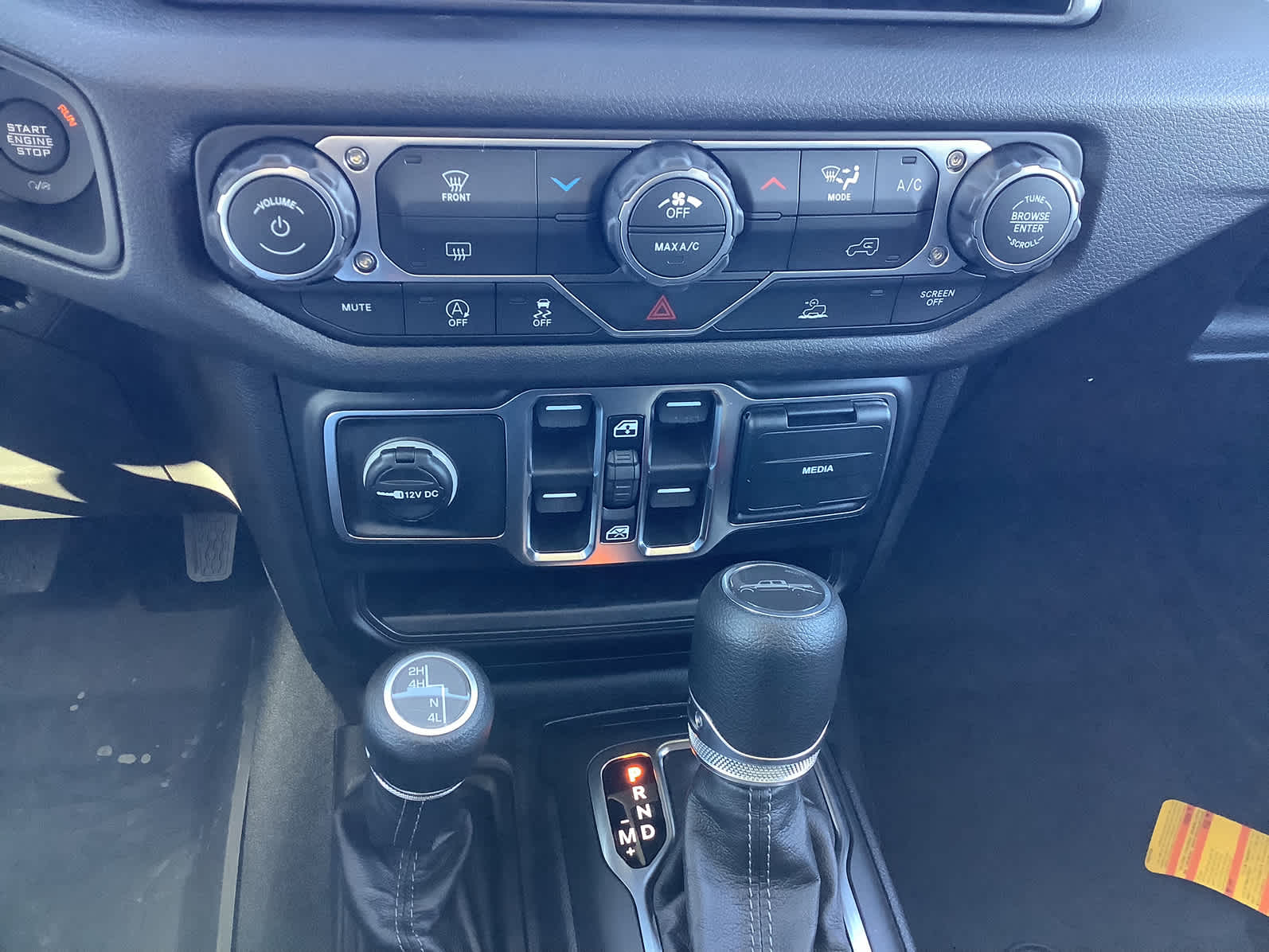 new 2026 Jeep Gladiator car, priced at $39,999