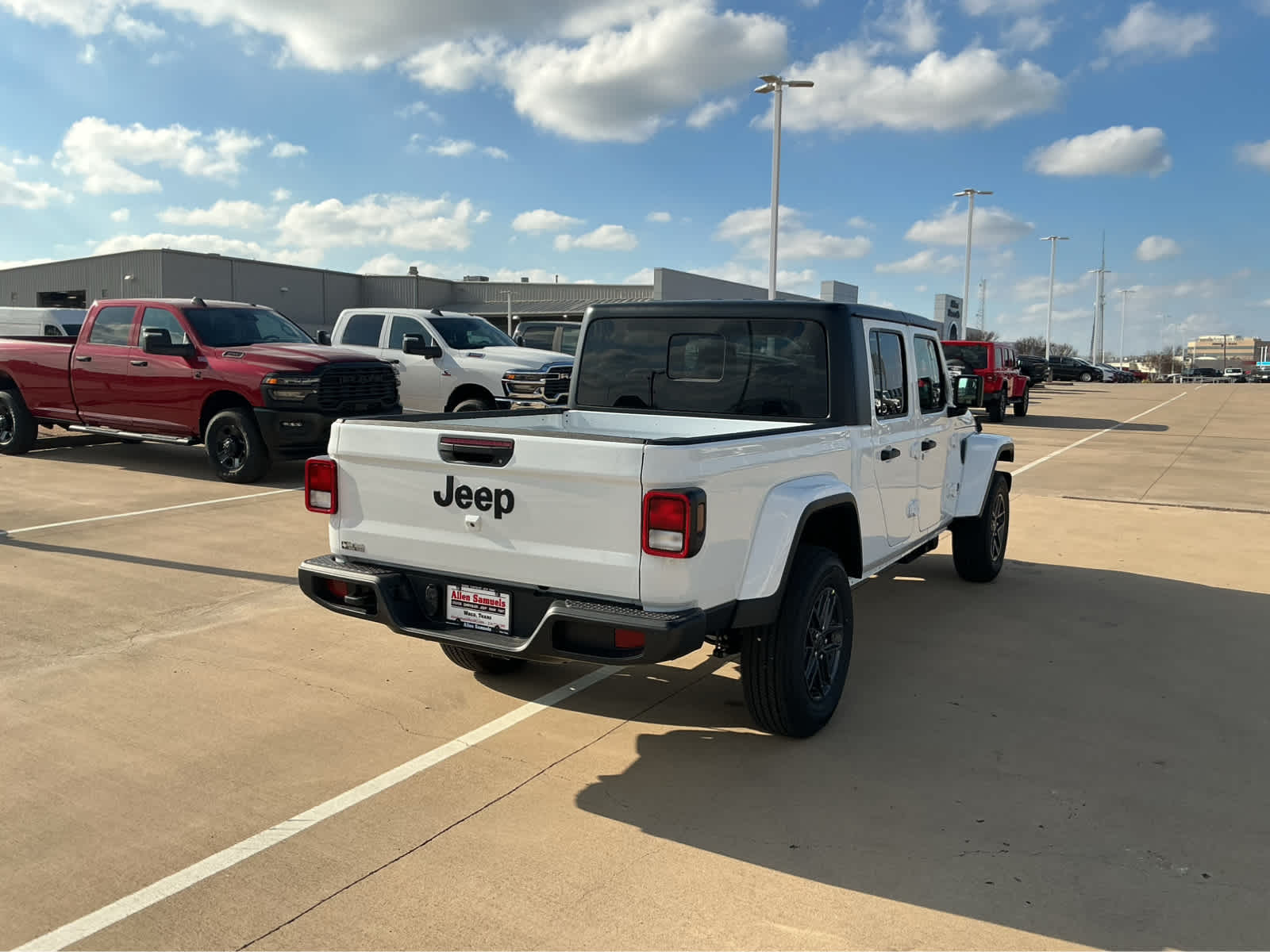 new 2026 Jeep Gladiator car, priced at $47,305